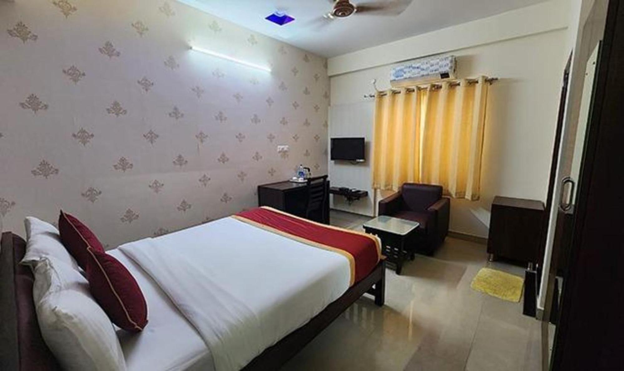Hotel Fabhotel Panchami Comforts 3*