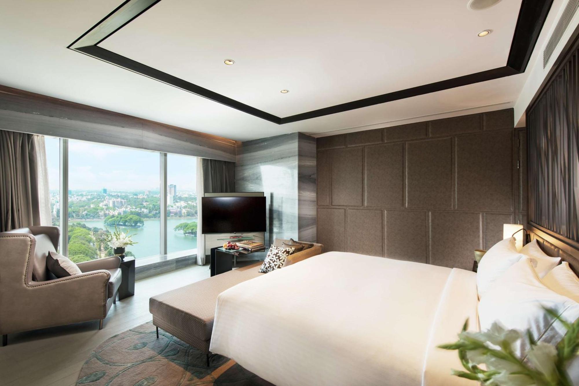 Conrad 5*