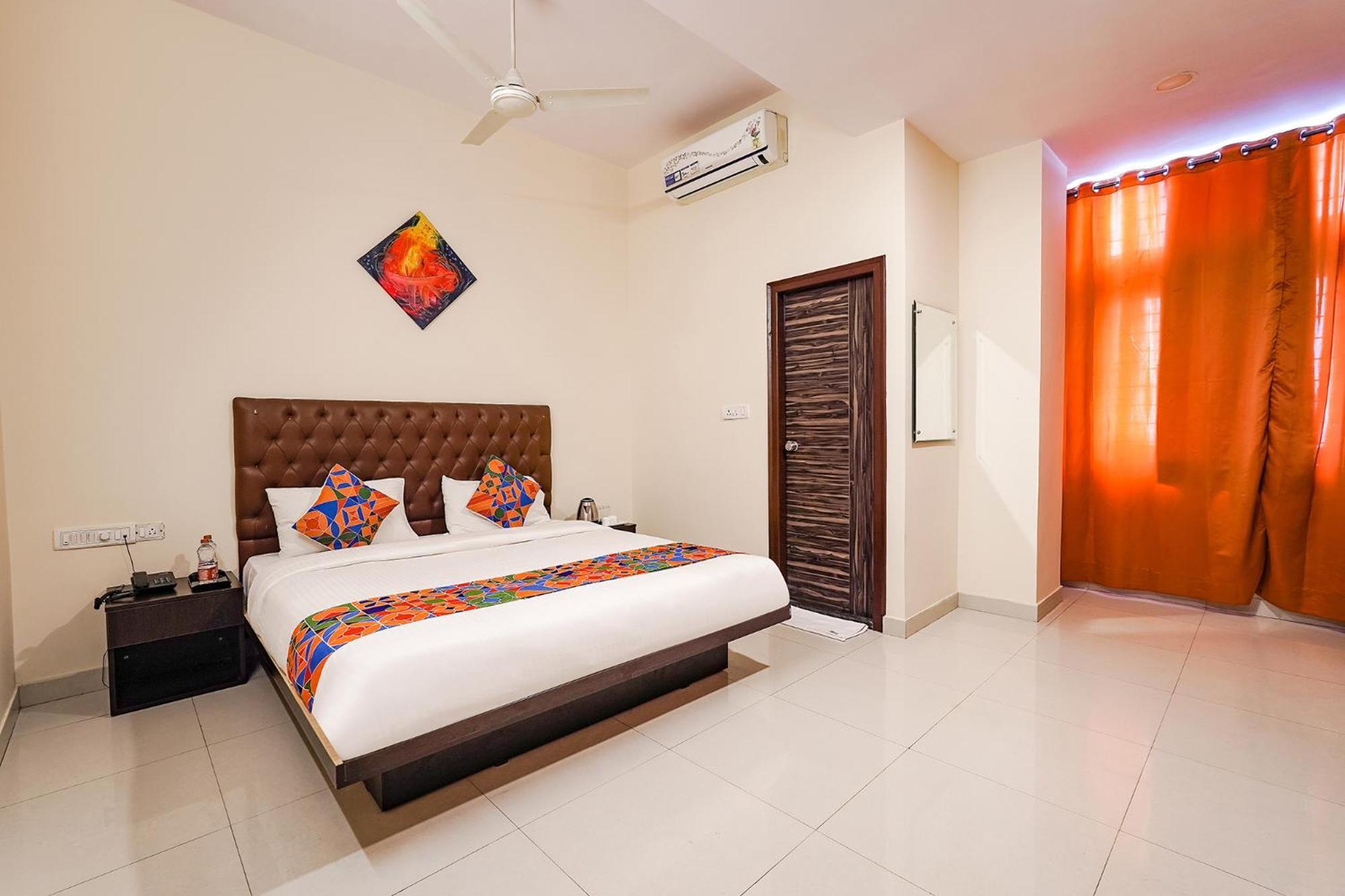 Hotel Fabhotel Leela Park 3*