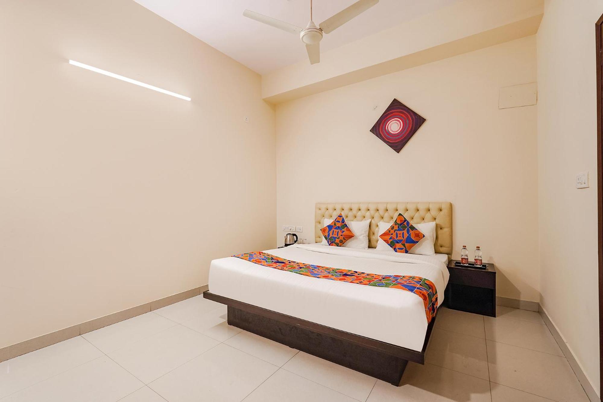 Fabhotel Leela Park 3*