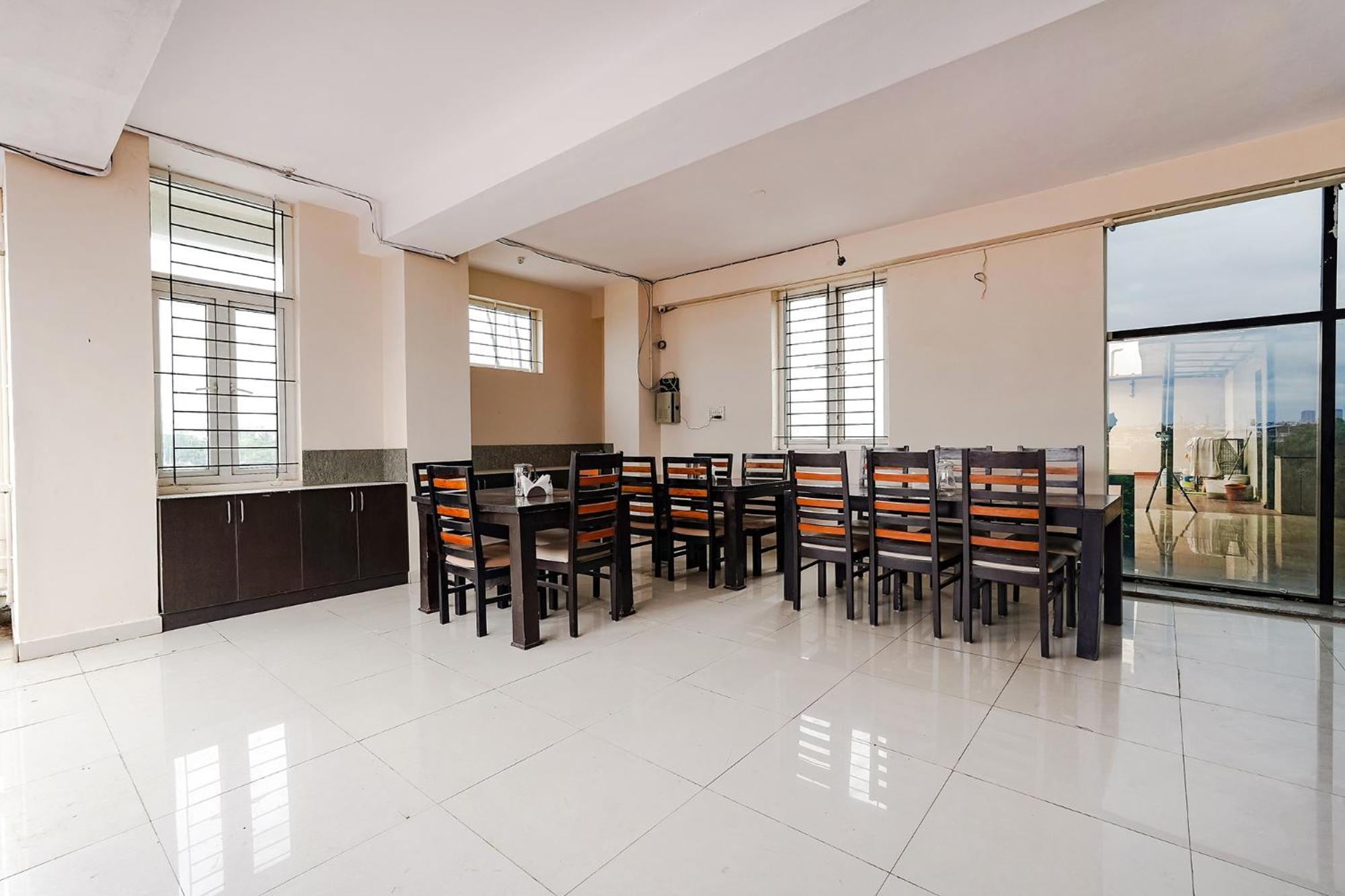 Hotel Fabhotel Leela Park Bangalore