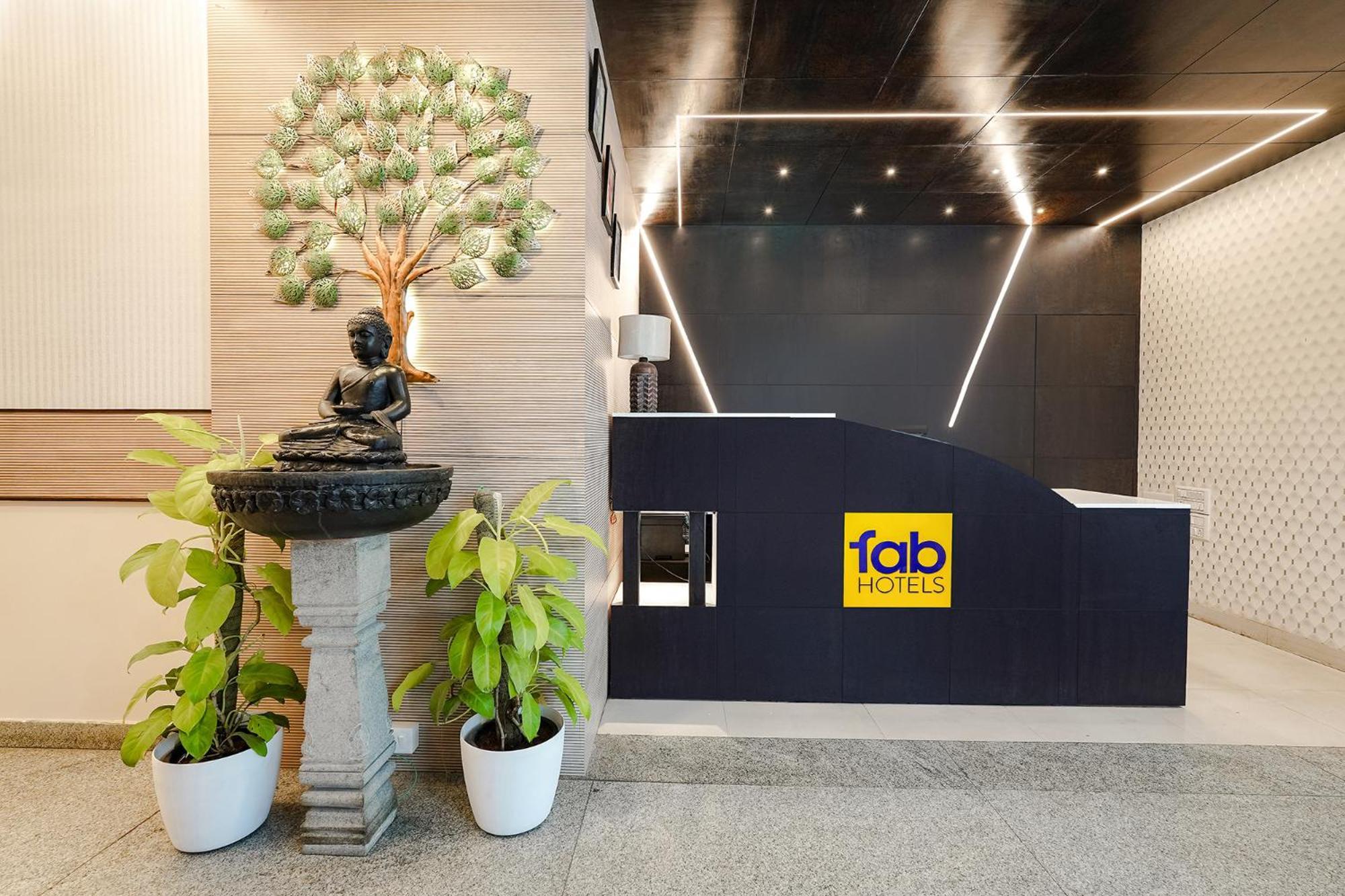 Fabhotel Leela Park 3*