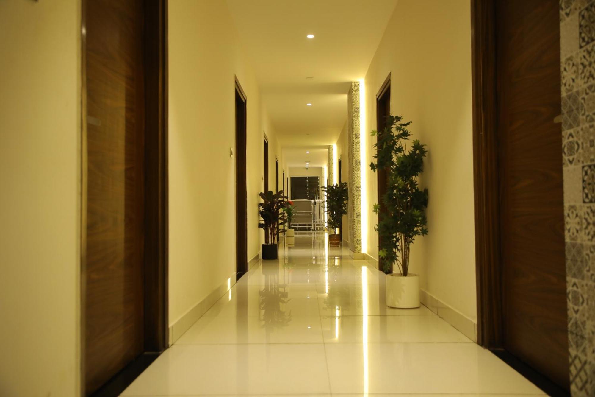 Rajathadri Royal Hotel
