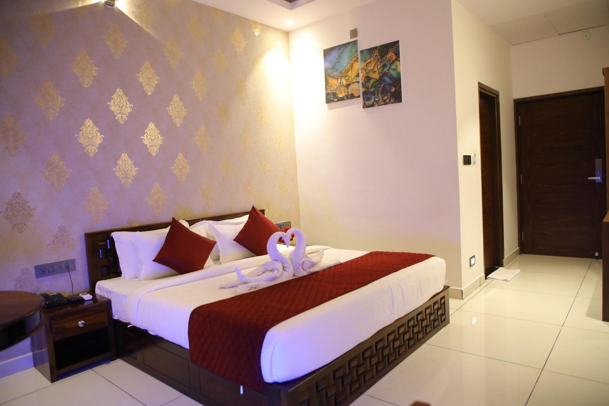 Hotel Rajathadri Royal *