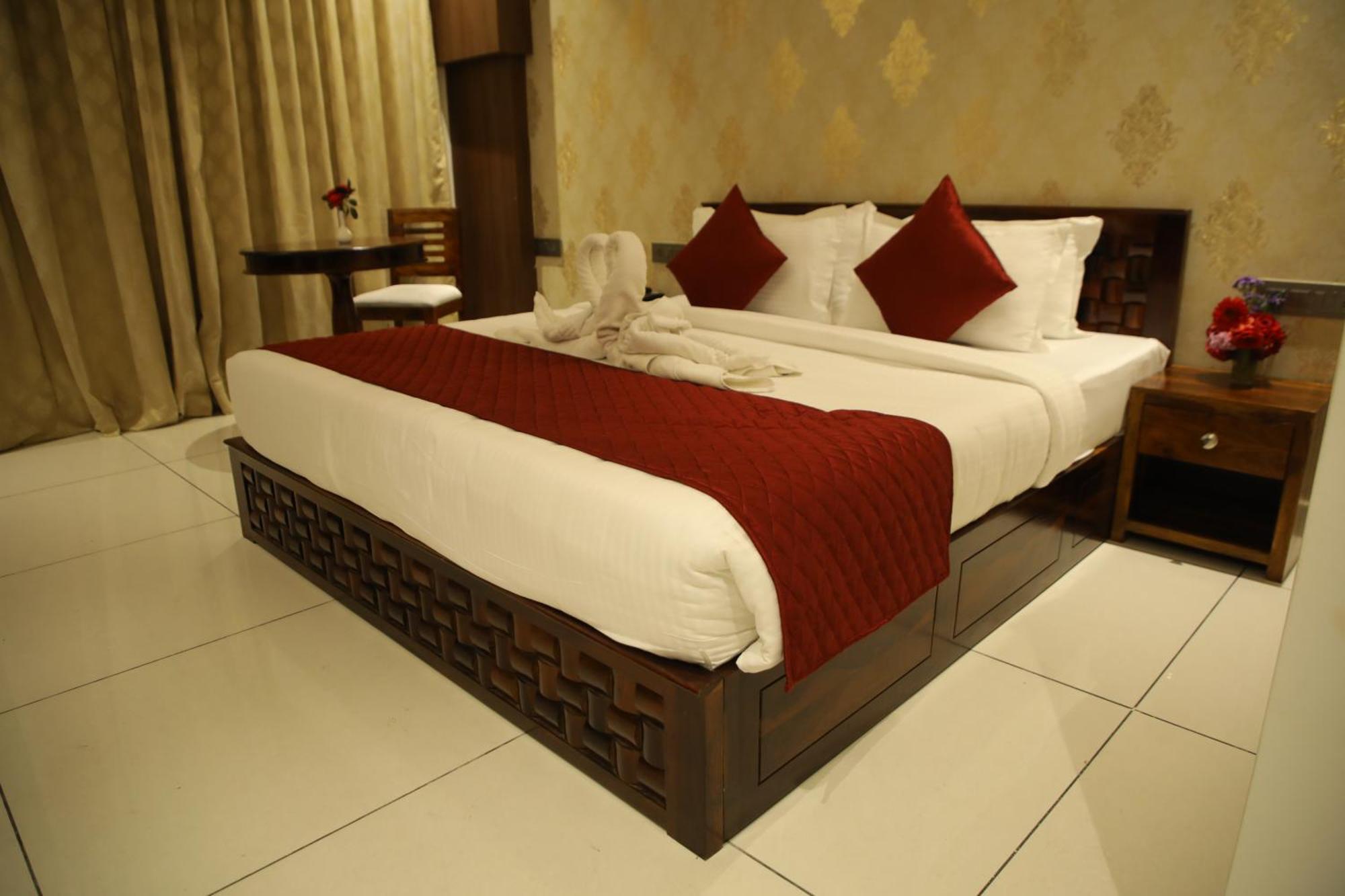 Rajathadri Royal Hotel