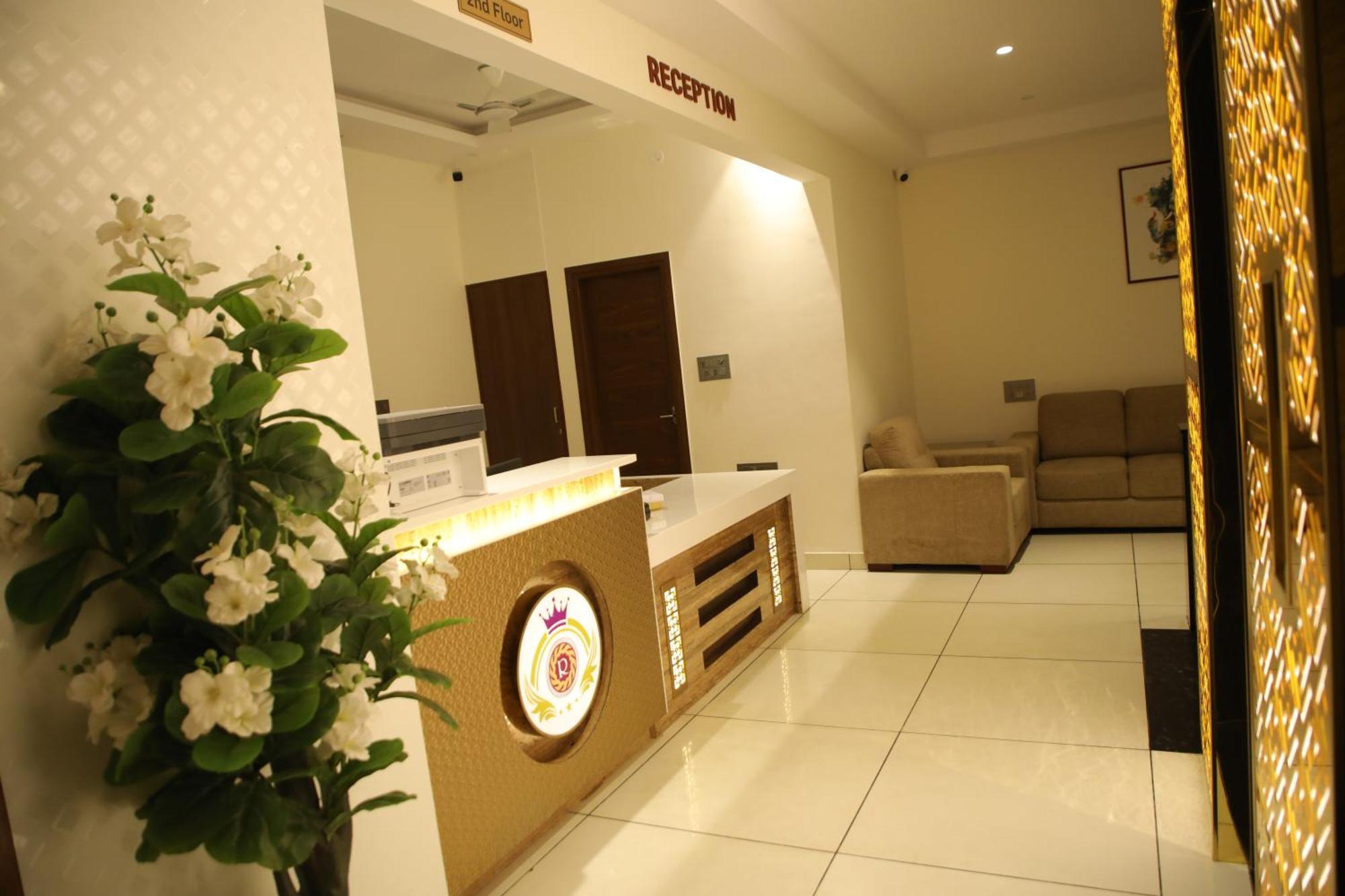 Hotel Rajathadri Royal
