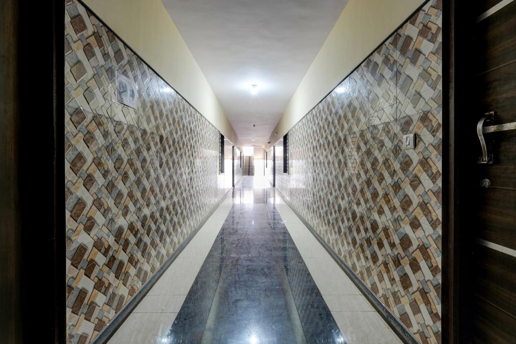 Hotel O Sd 4*