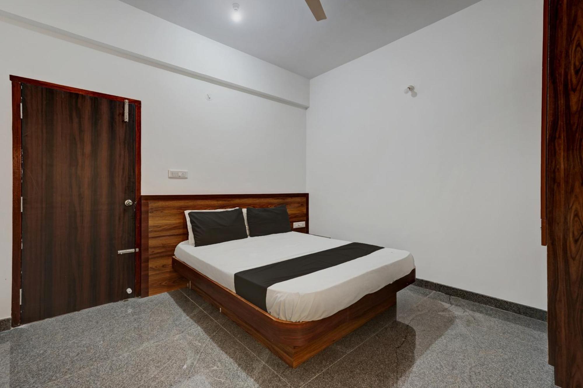 Hotel Oyo Bungalow Lodging & Boarding 3*