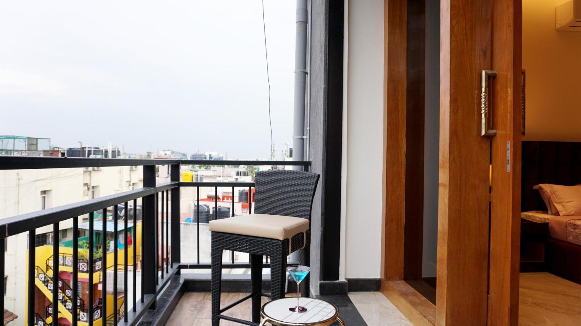 Apartment The Pentouz On 100 Feet Road Indiranagar - An Urban Luxury Retreat