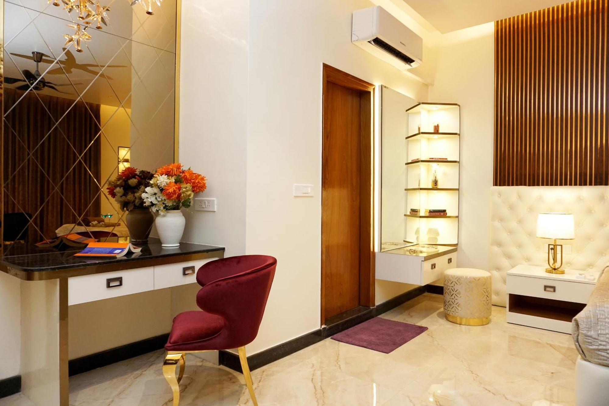 The Pentouz On 100 Feet Road Indiranagar - An Urban Luxury Retreat Apartment *