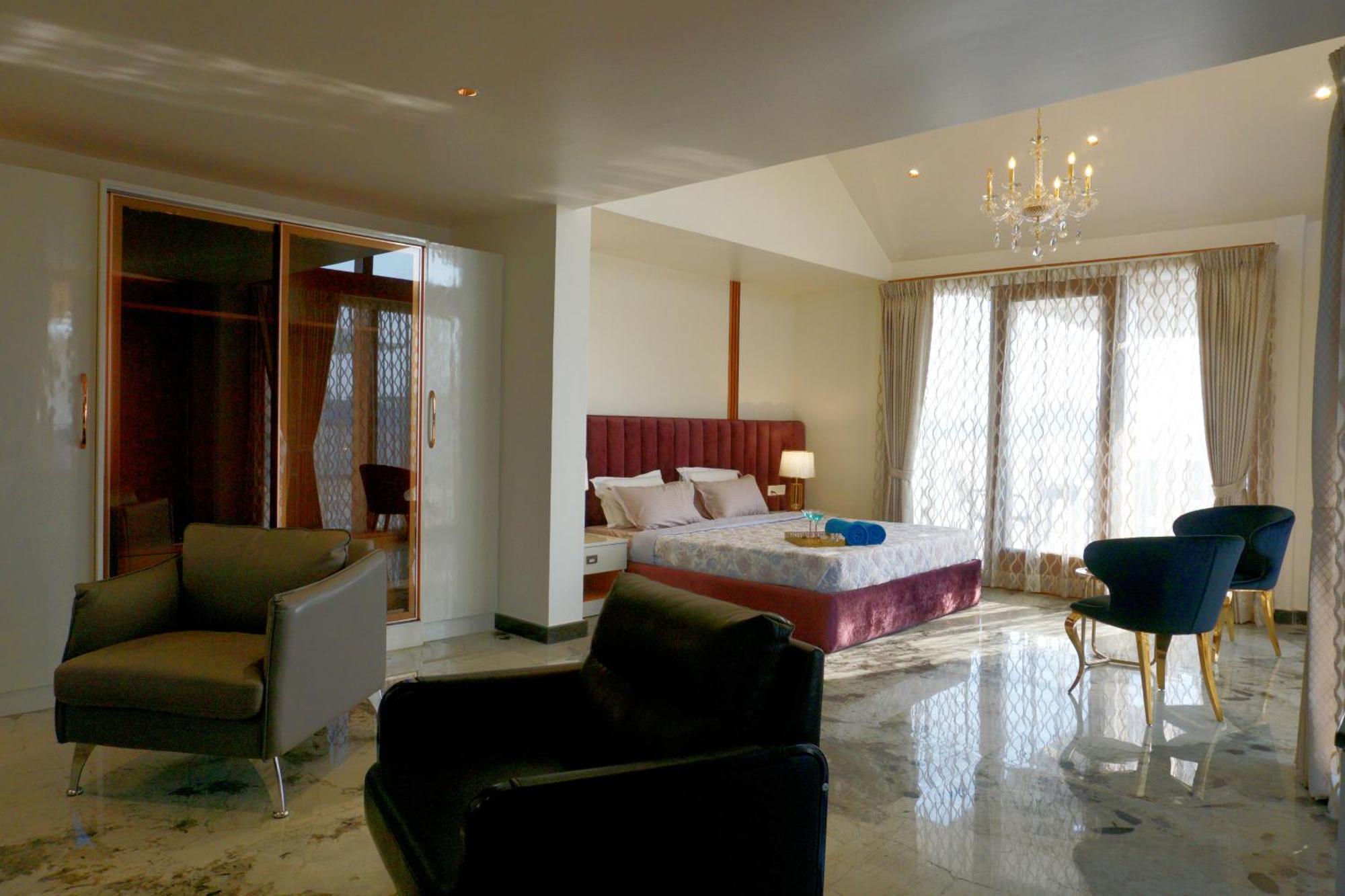 Apartment The Pentouz On 100 Feet Road Indiranagar - An Urban Luxury Retreat *
