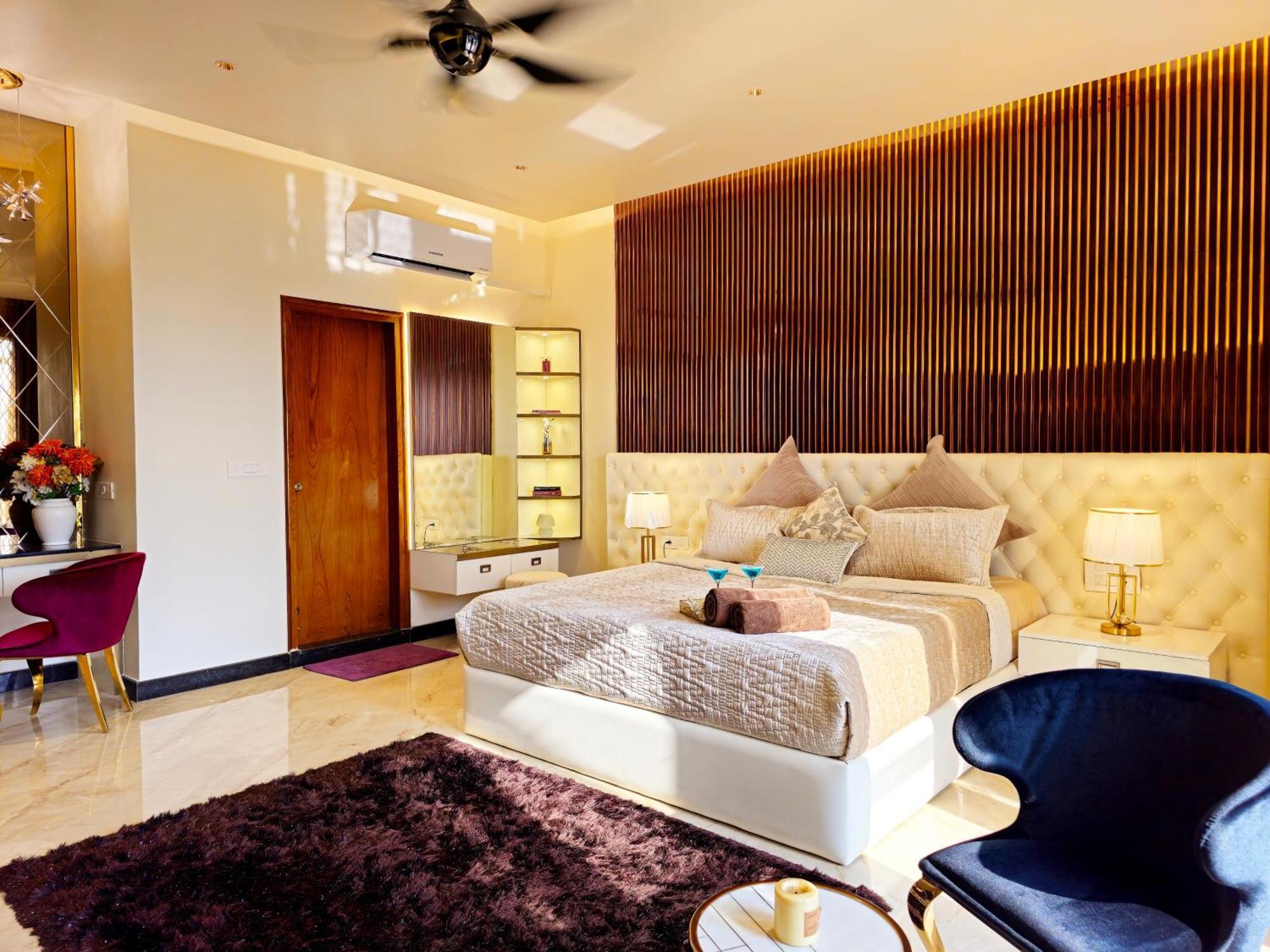 The Pentouz On 100 Feet Road Indiranagar - An Urban Luxury Retreat Apartment *