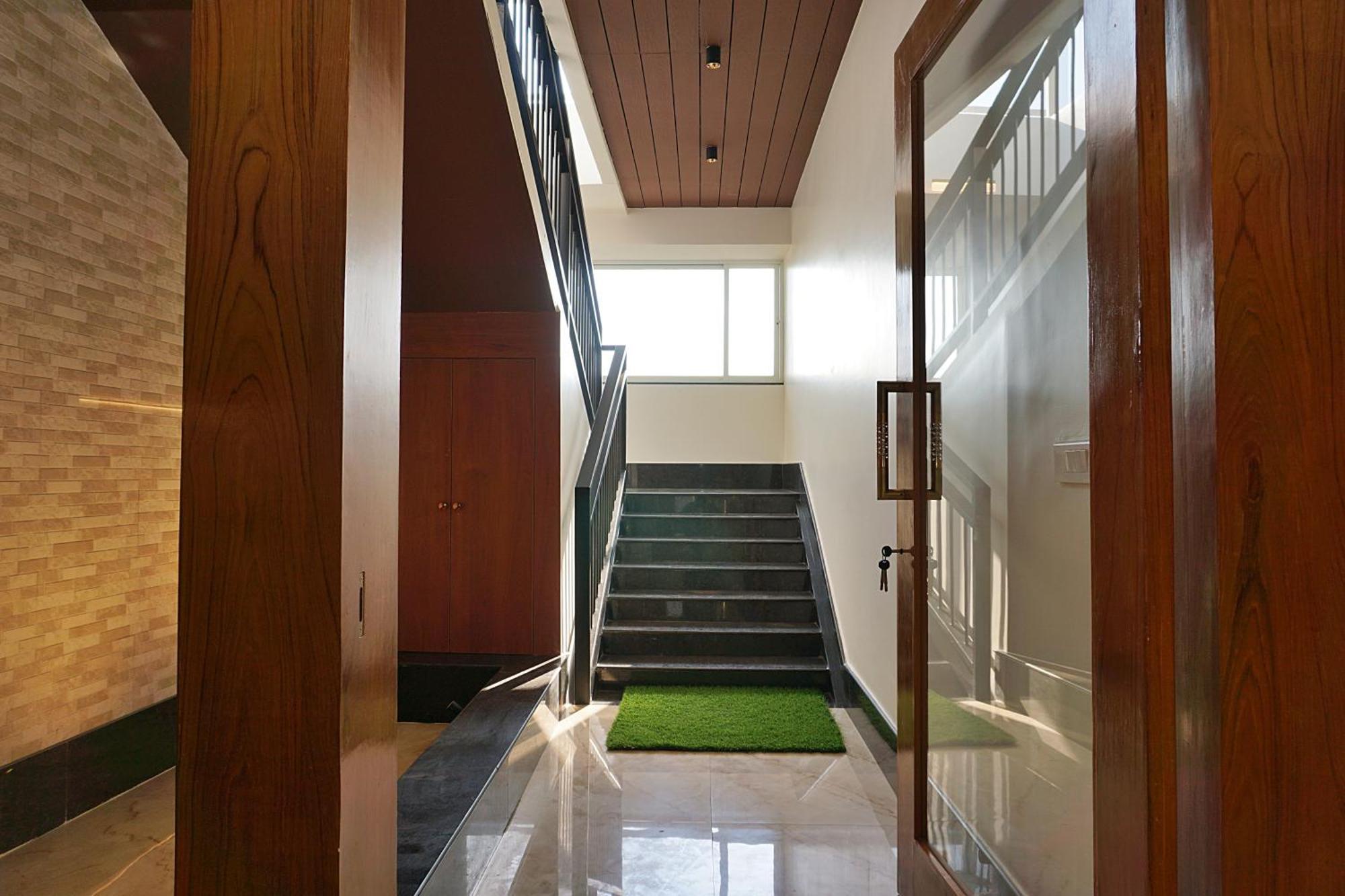 The Pentouz On 100 Feet Road Indiranagar - An Urban Luxury Retreat Apartment Bangalore