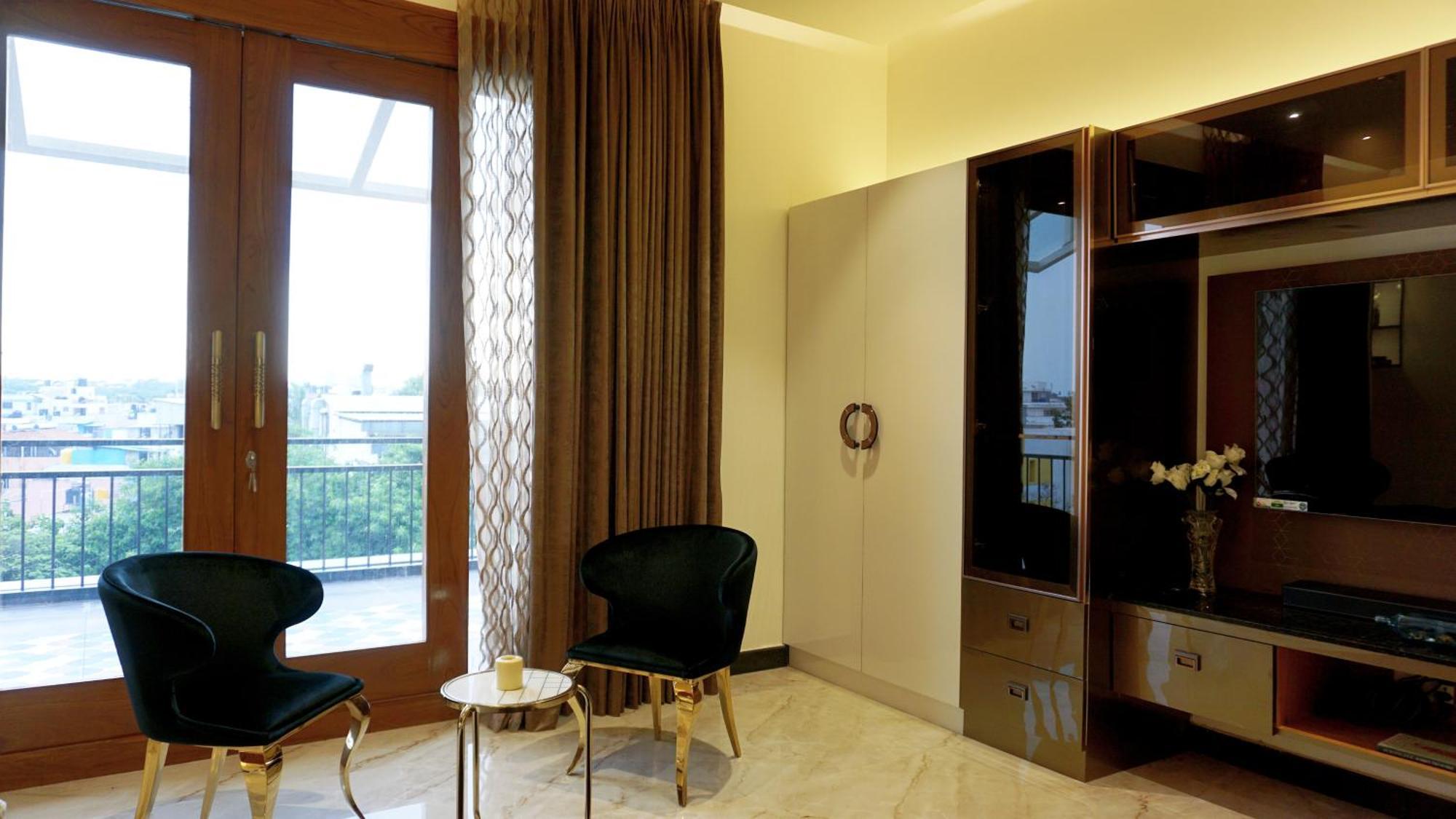 The Pentouz On 100 Feet Road Indiranagar - An Urban Luxury Retreat * Bangalore