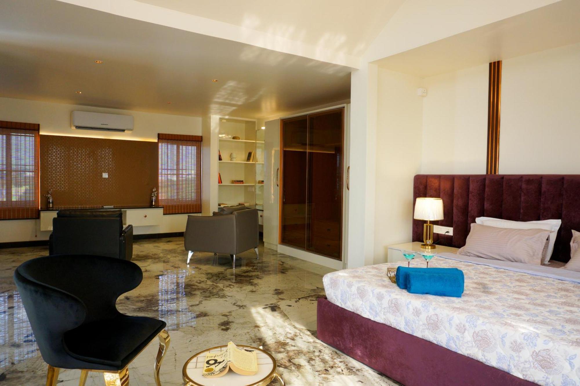 Apartment The Pentouz On 100 Feet Road Indiranagar - An Urban Luxury Retreat *