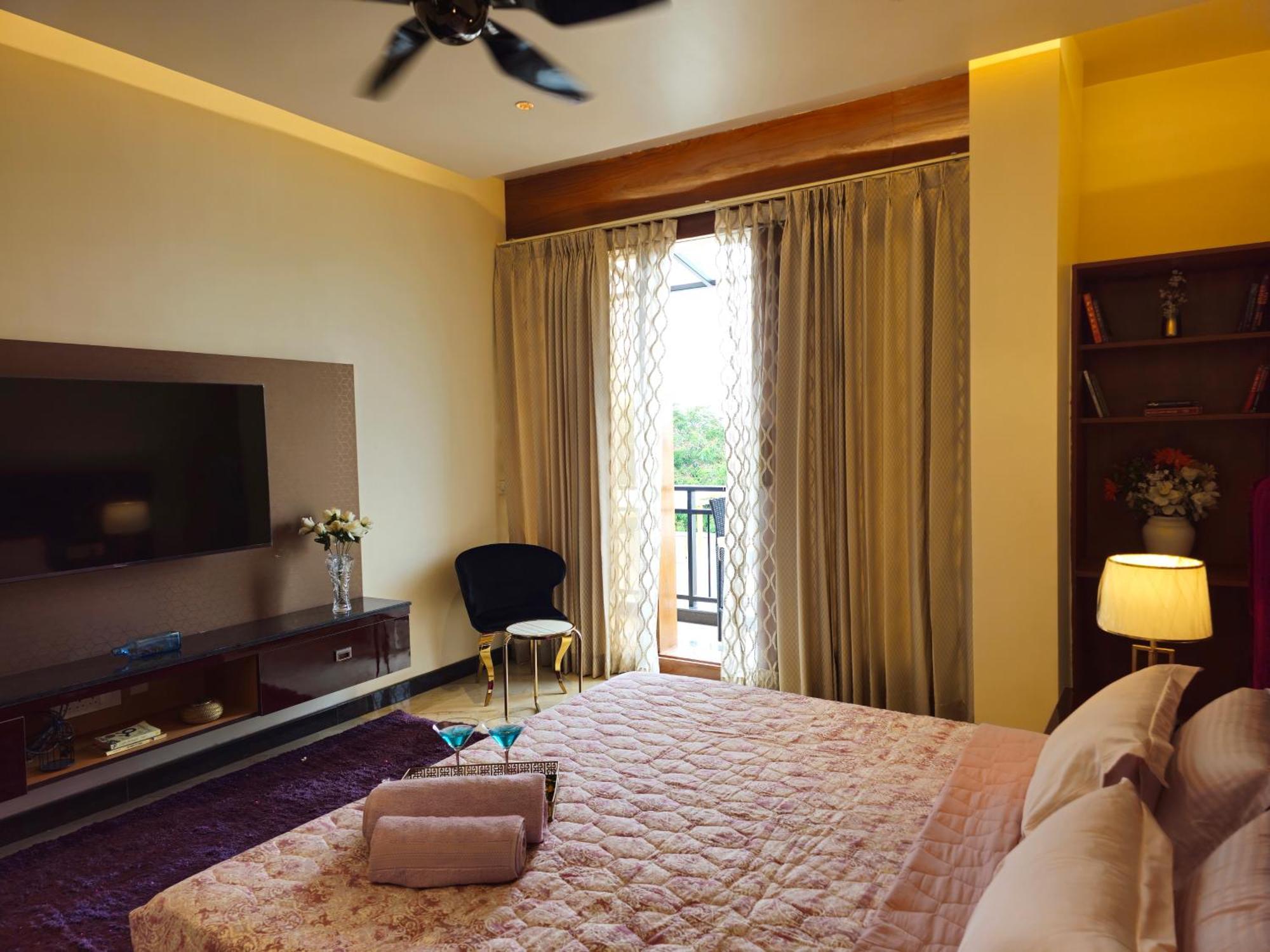 The Pentouz On 100 Feet Road Indiranagar - An Urban Luxury Retreat *