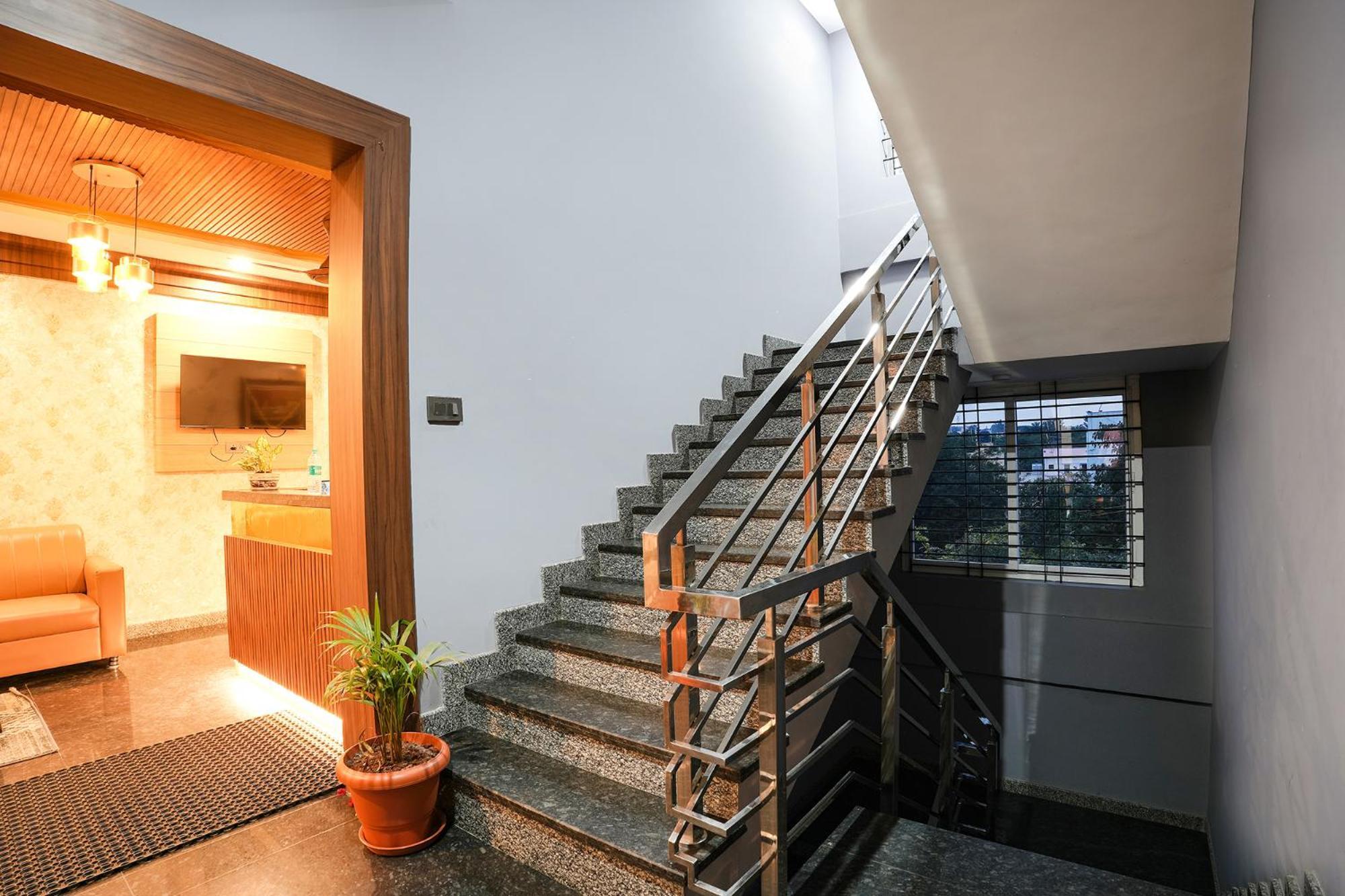 Fabhotel 7 Hills 3*