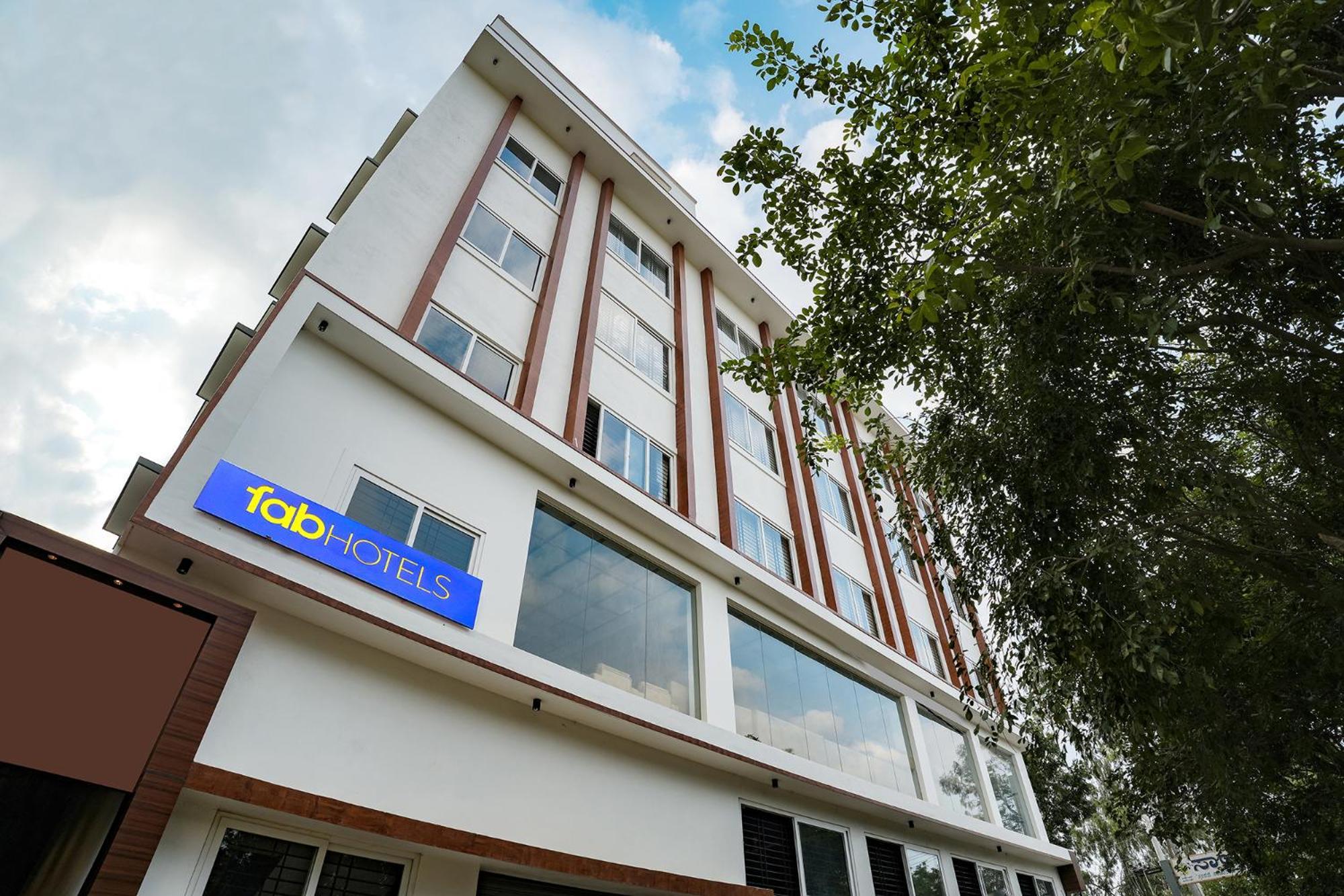 Fabhotel 7 Hills Hotel 3*