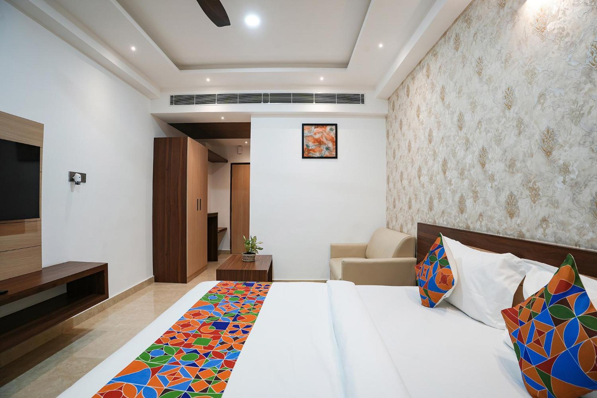 Hotel Fabhotel 7 Hills Bangalore