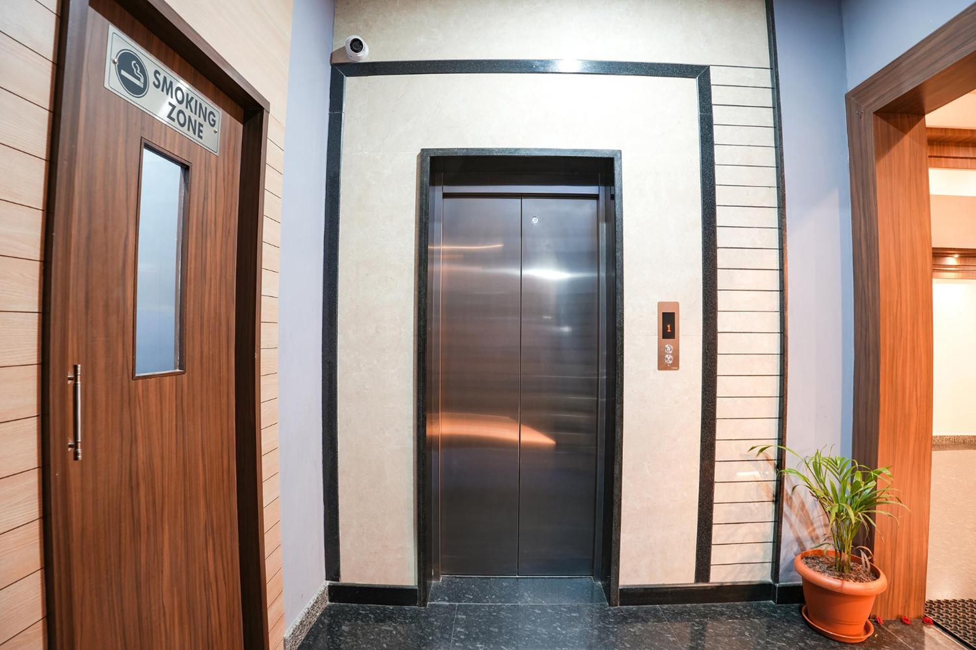 Hotel Fabhotel 7 Hills 3*