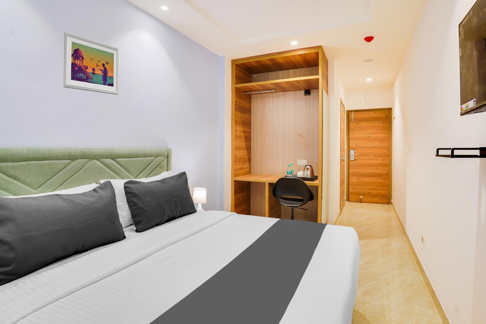 Super Townhouse Itpl Near Prestige Shanti Niketan Hotel
