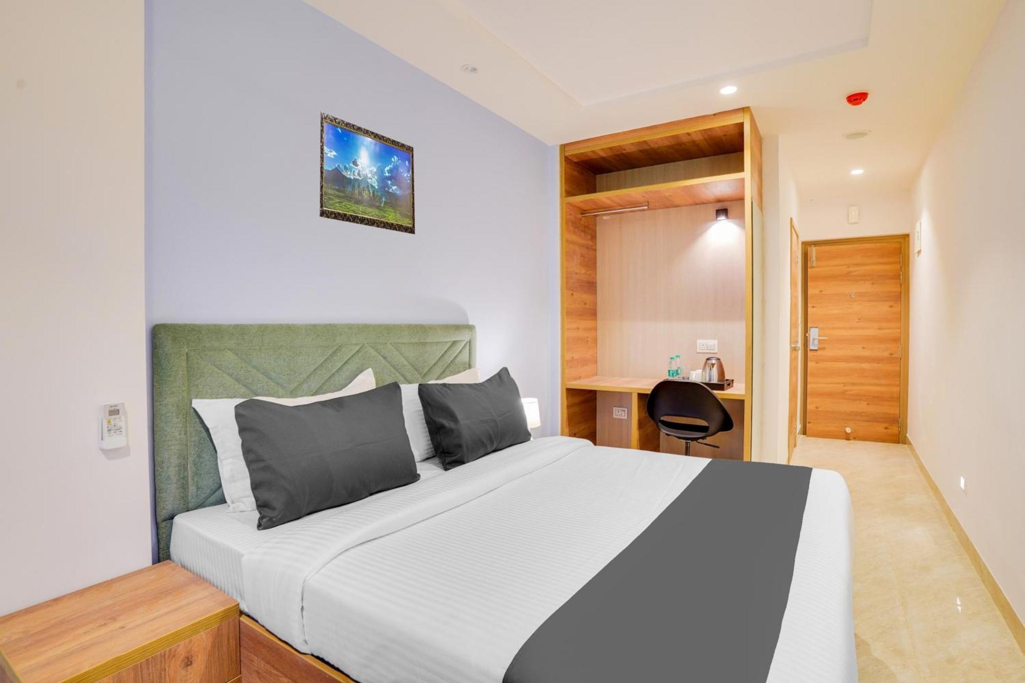Hotel Super Townhouse Itpl Near Prestige Shanti Niketan Bangalore