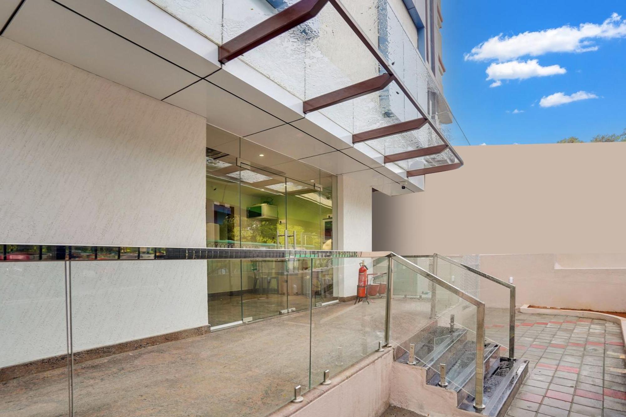 Hotel Super Townhouse Itpl Near Prestige Shanti Niketan 4*
