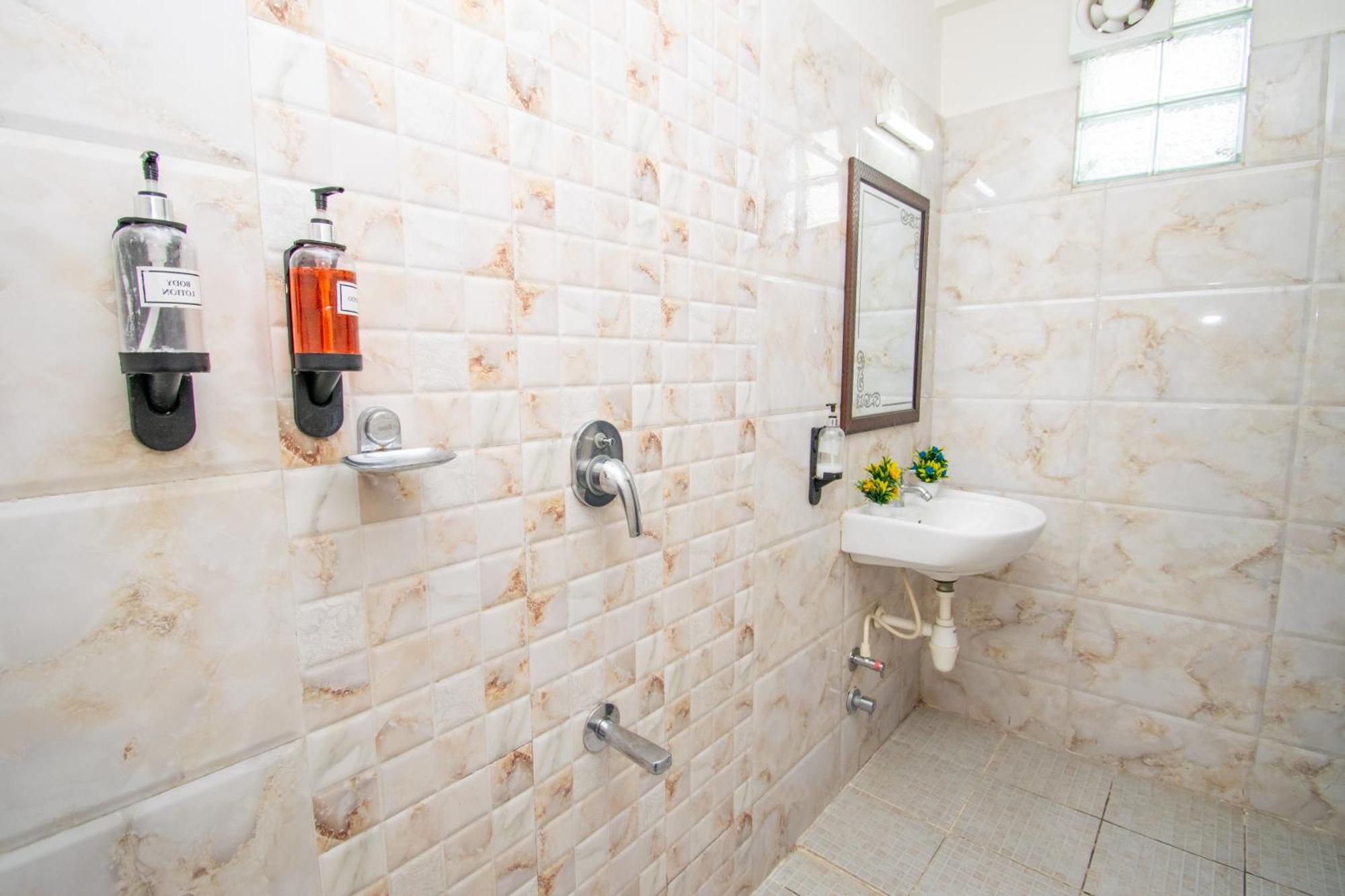 Fabhotel Emerald 3*