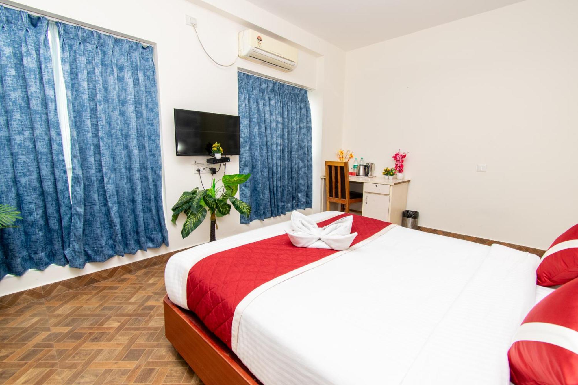 Hotel Fabhotel Emerald 3*