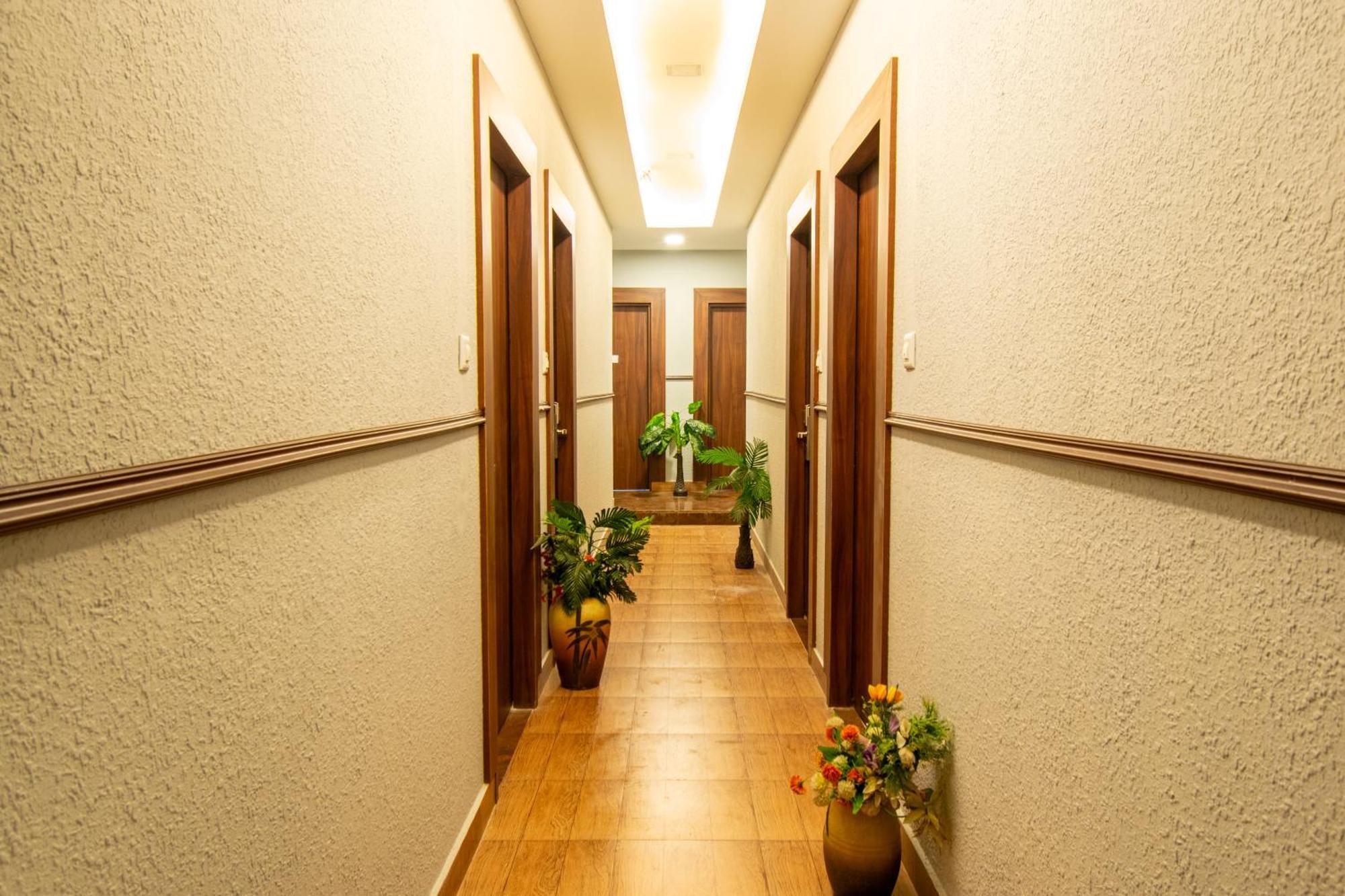 Fabhotel Emerald