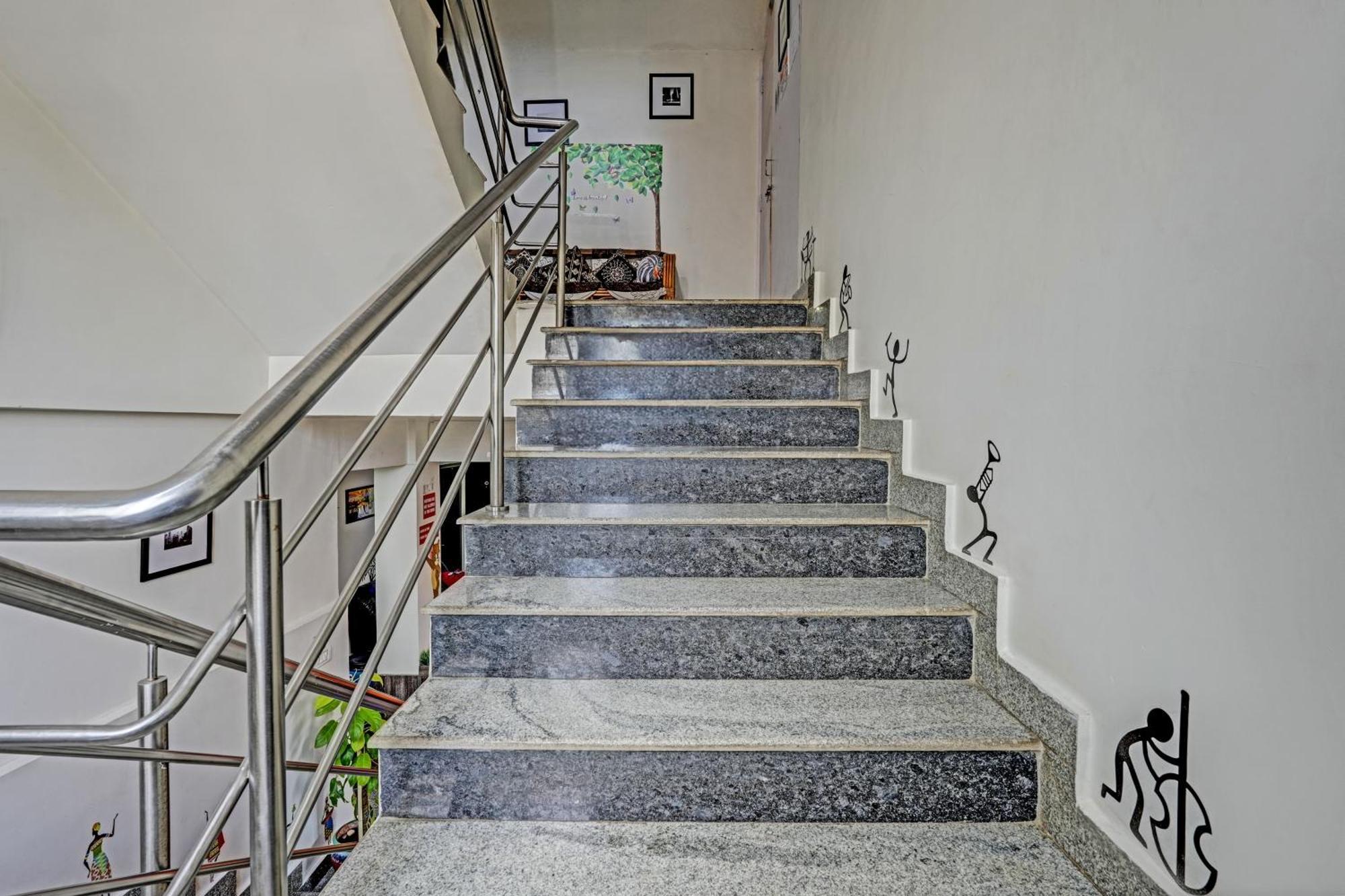 O Sri Sai Sevalal Comfort's Hotel