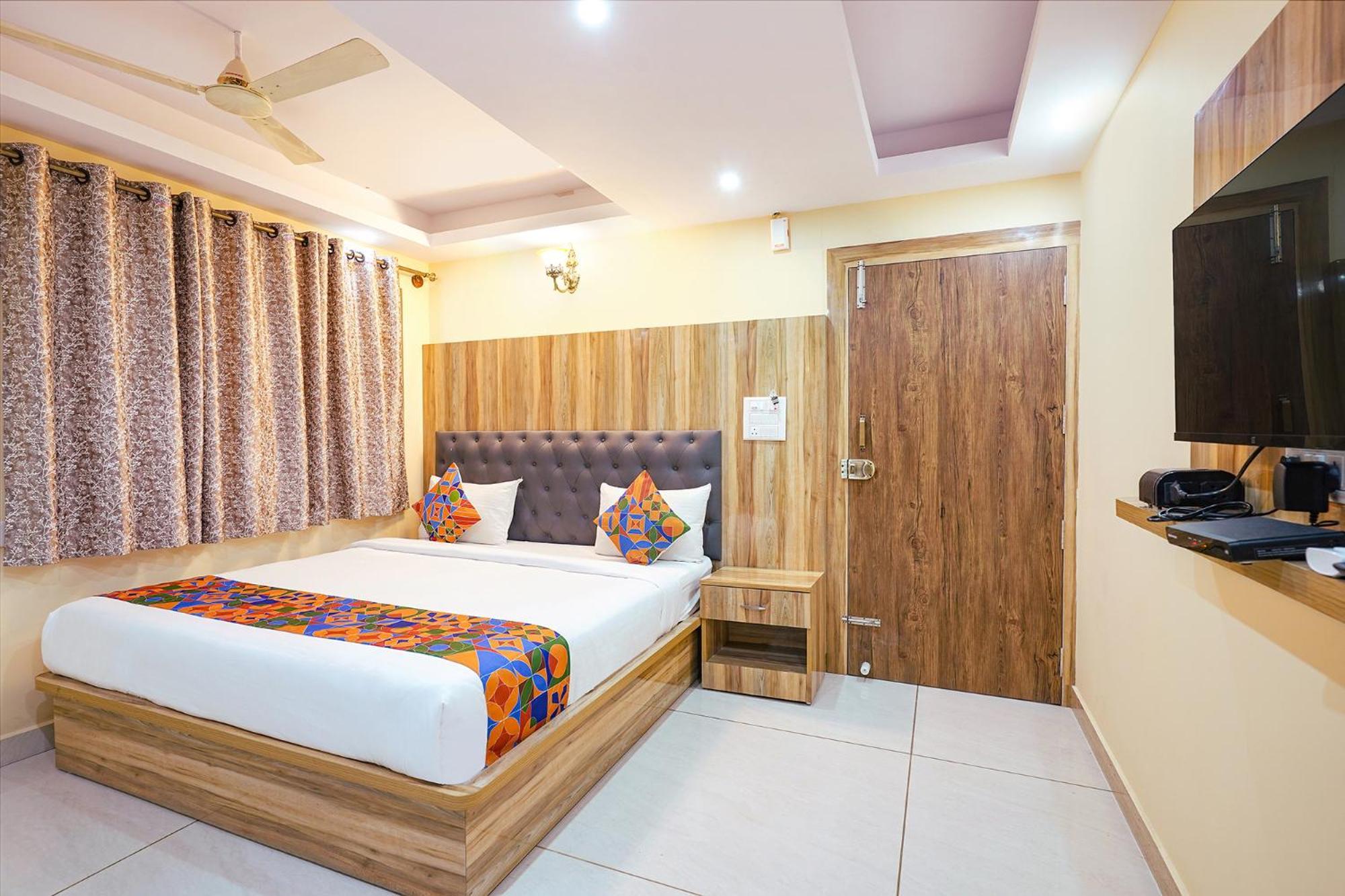 Hotel Fabhotel Sai Luxury Comforts *