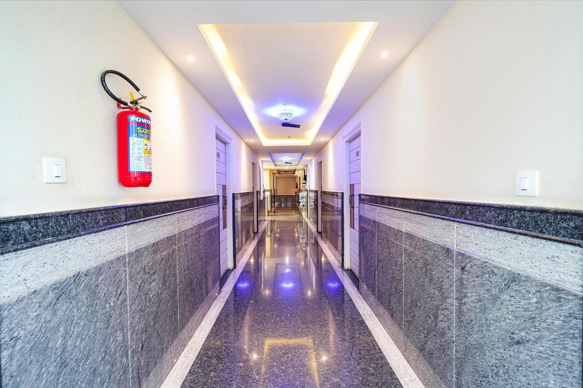 Fabhotel Sai Luxury Comforts *