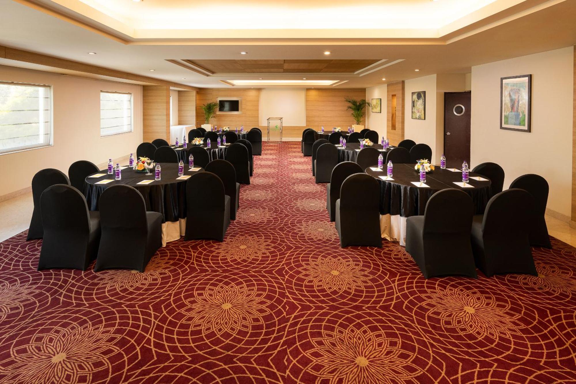 Lemon Tree Premier, Ulsoor Lake, 5*