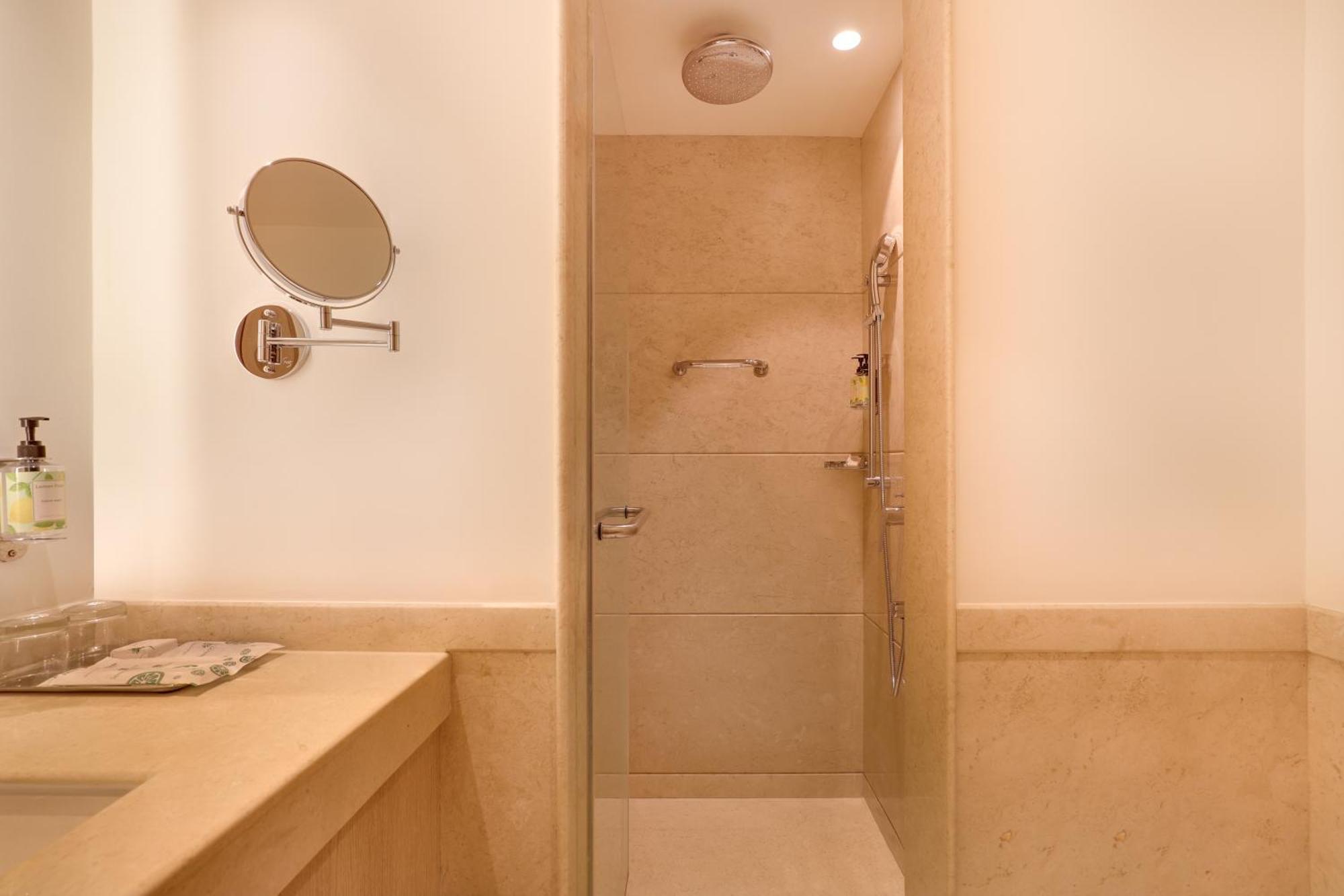 Hotel Lemon Tree Premier, Ulsoor Lake, 5*