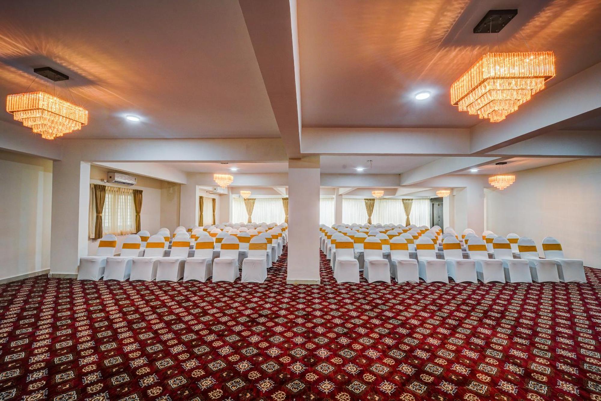 Hotel The Emerald Bangalore
