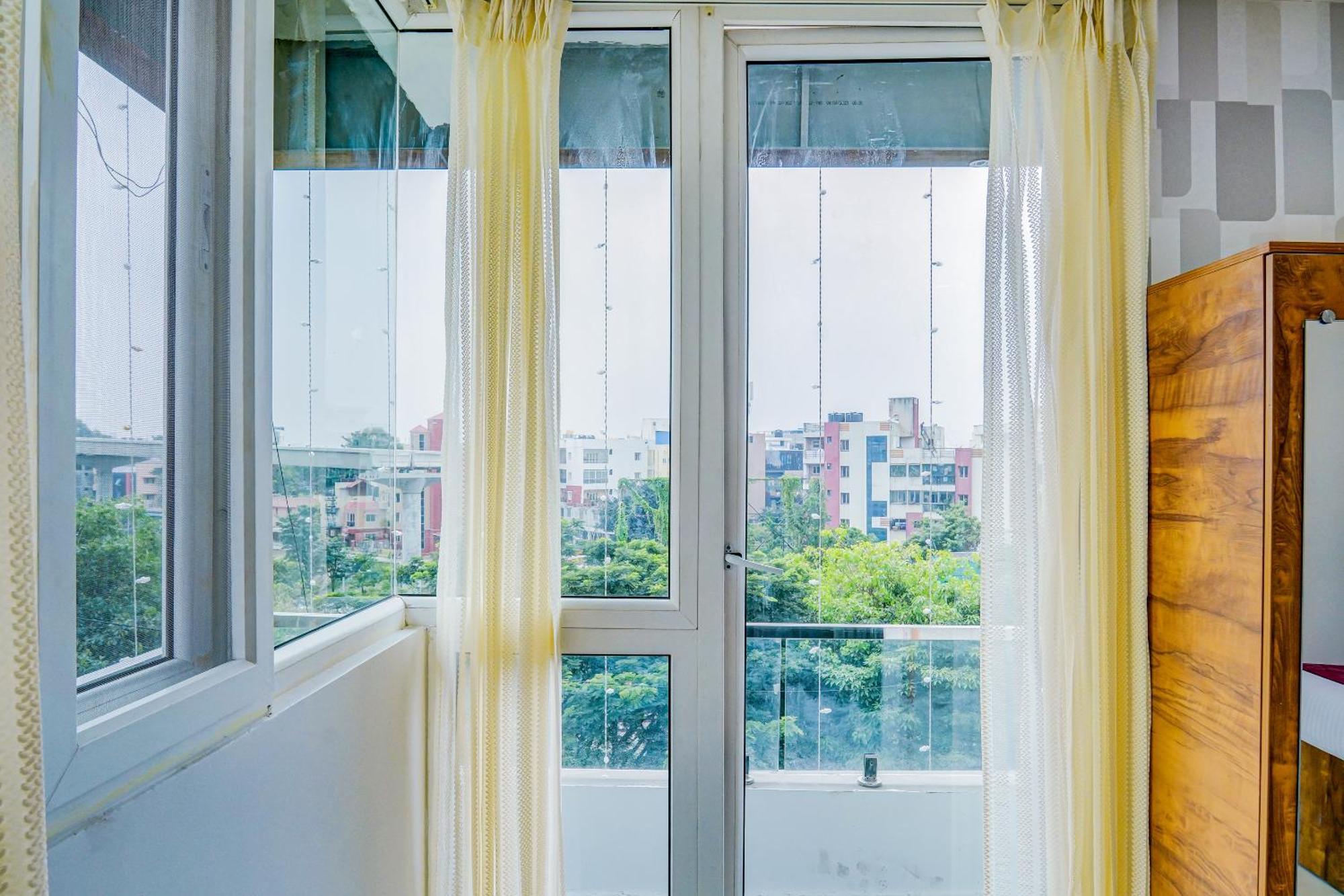 Hotel The Emerald Bangalore