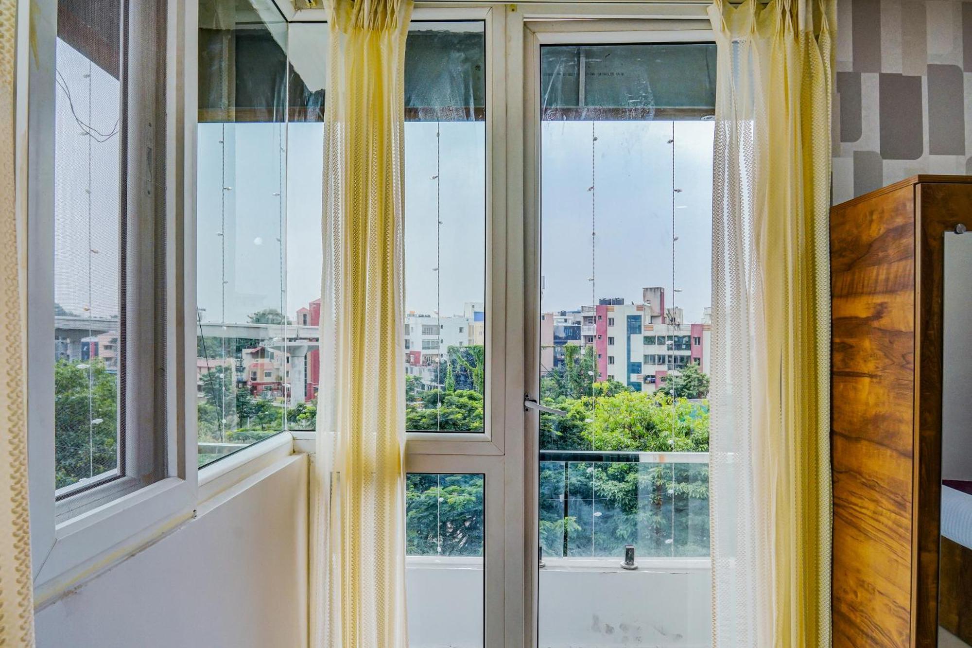 Hotel The Emerald Bangalore