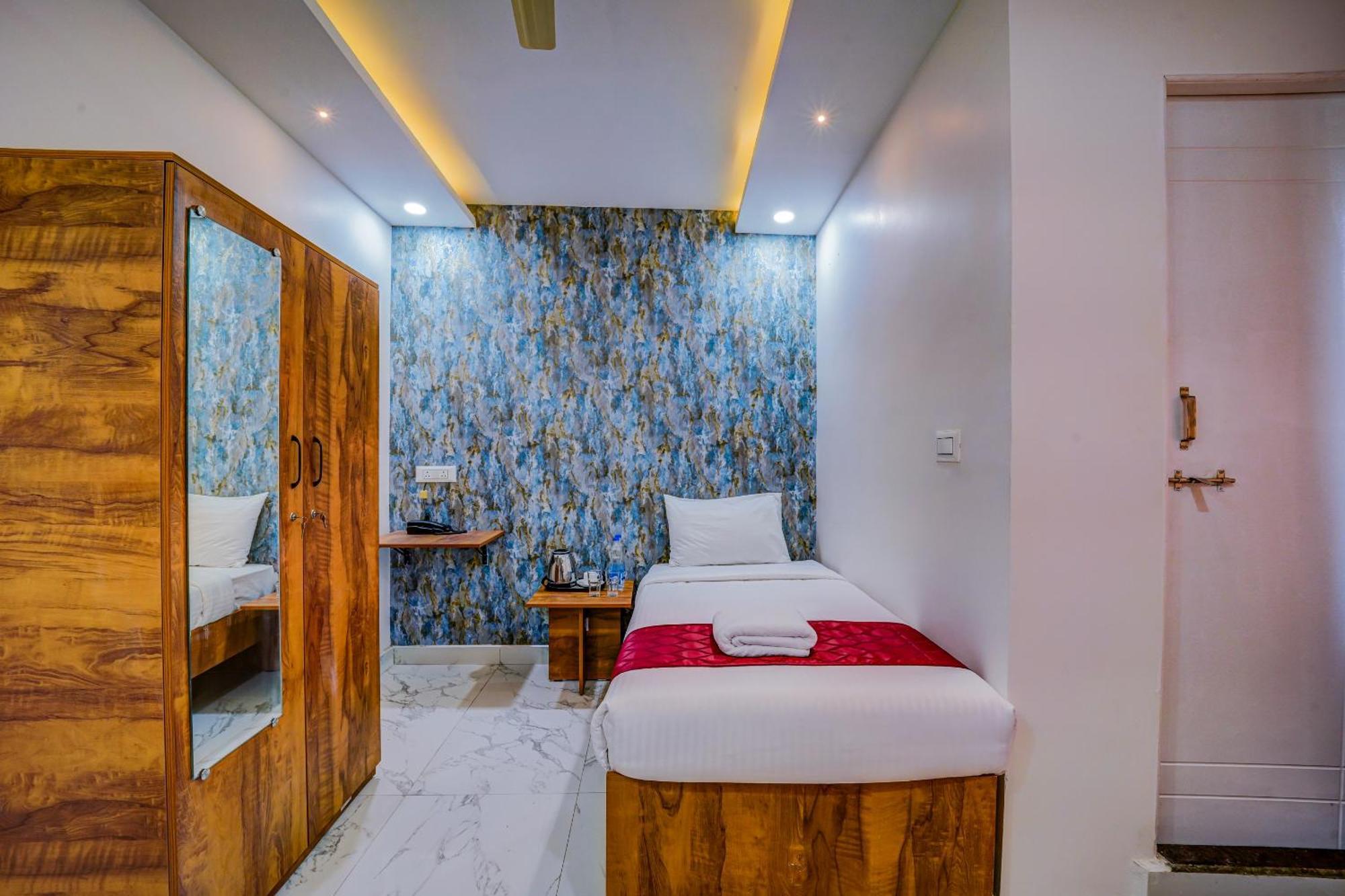 The Emerald 3* Bangalore
