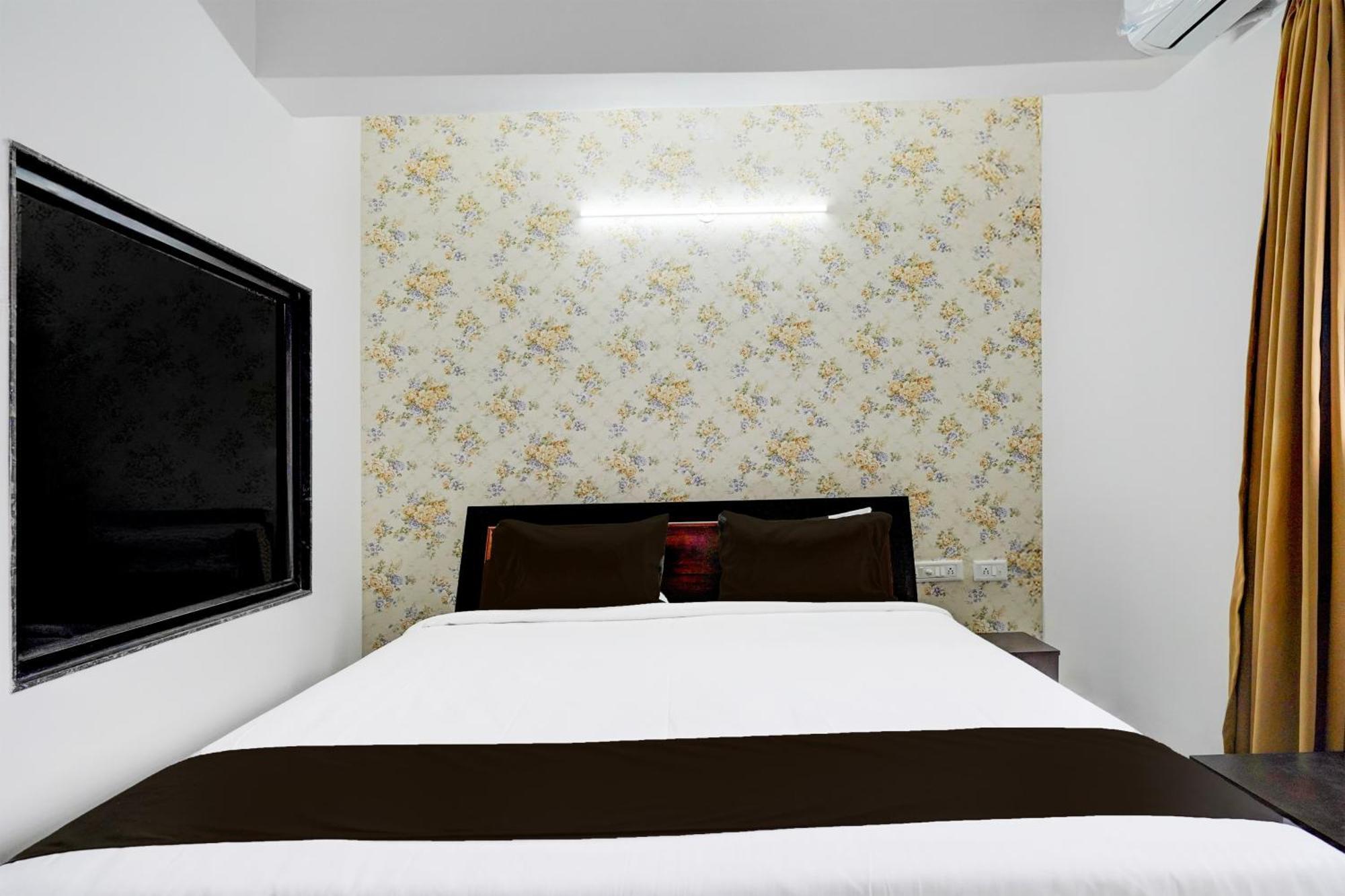 Hotel Super O Balaji Residency 3*