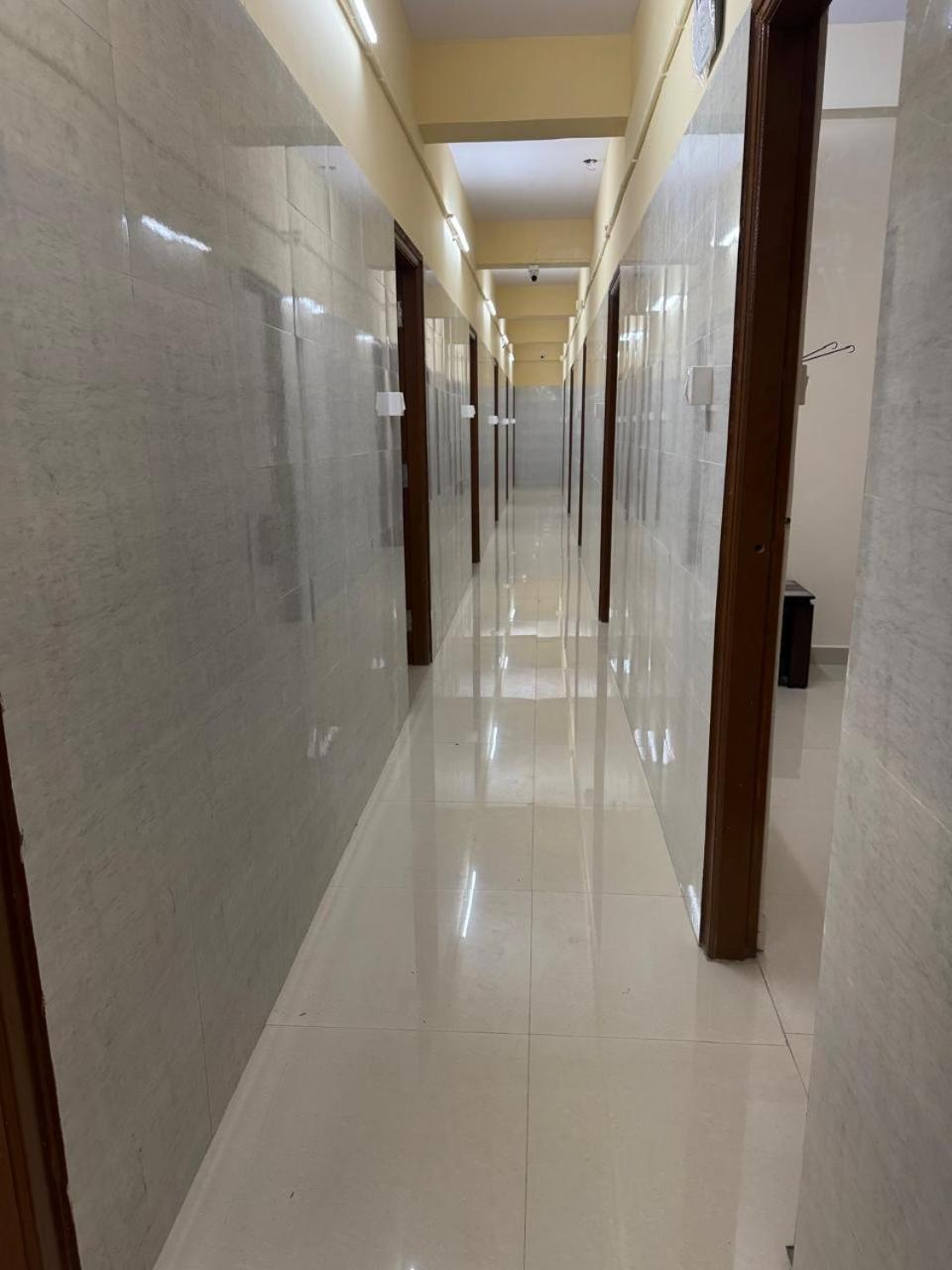 Easynest Bharathi Hotel Bangalore