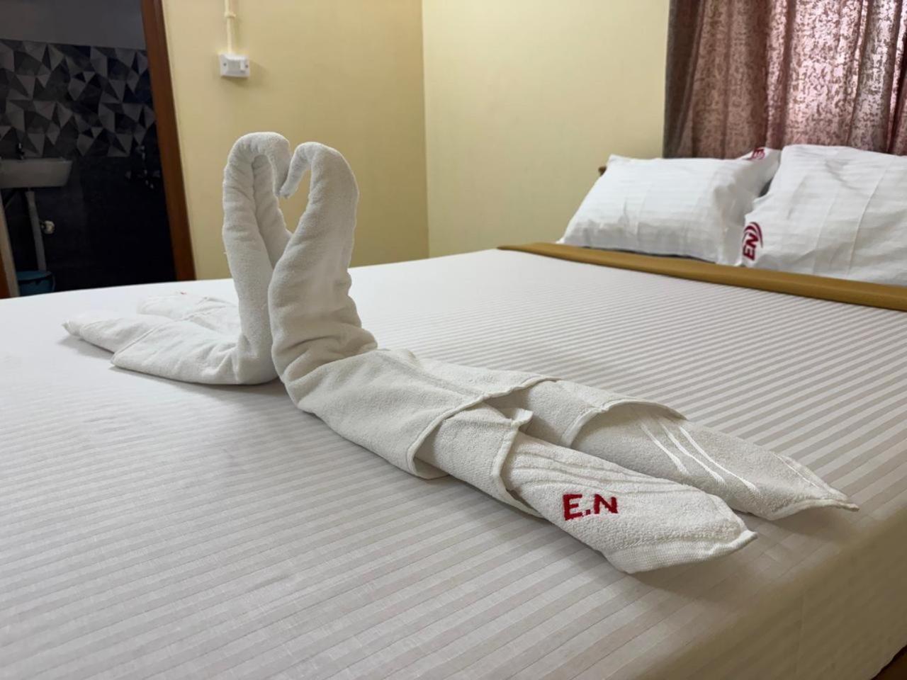 Hotel Easynest Bharathi