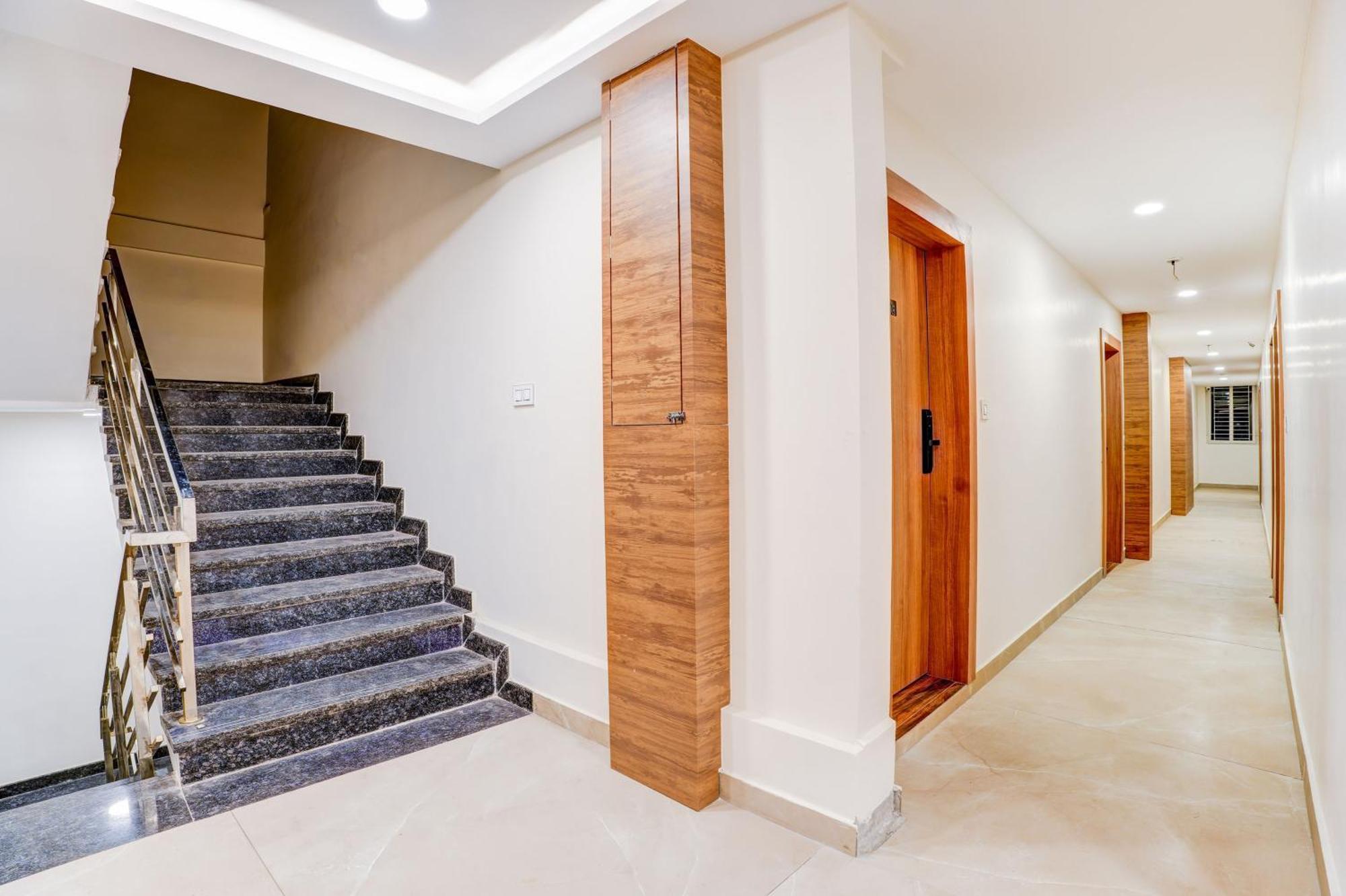 Super Townhouse Hsr Layout Hotel