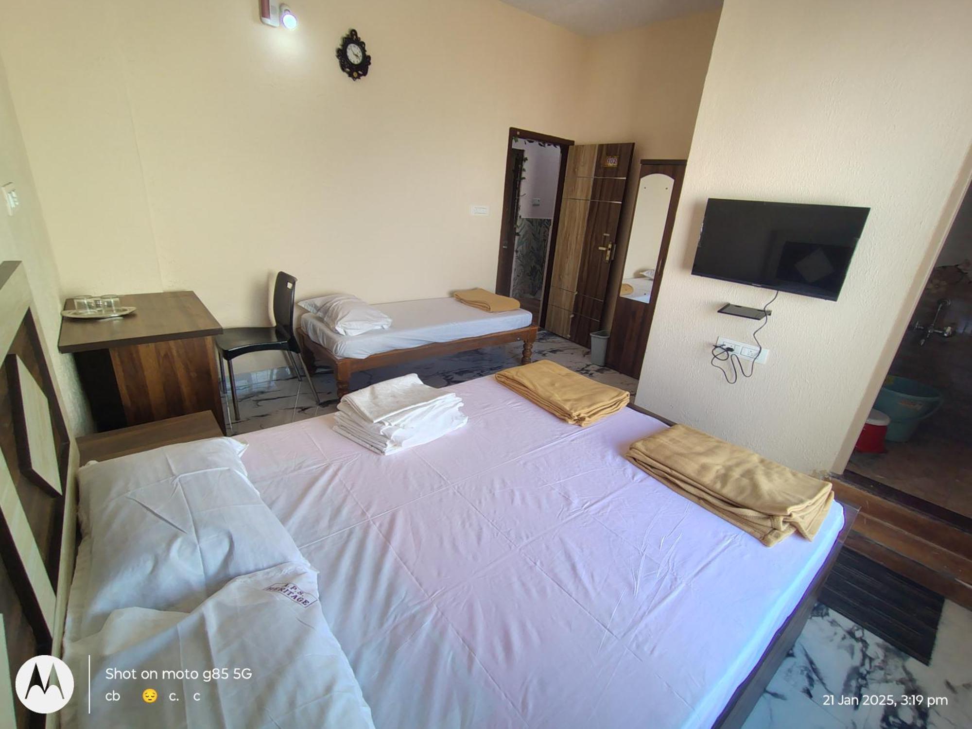 Hotel A P S Heritage *