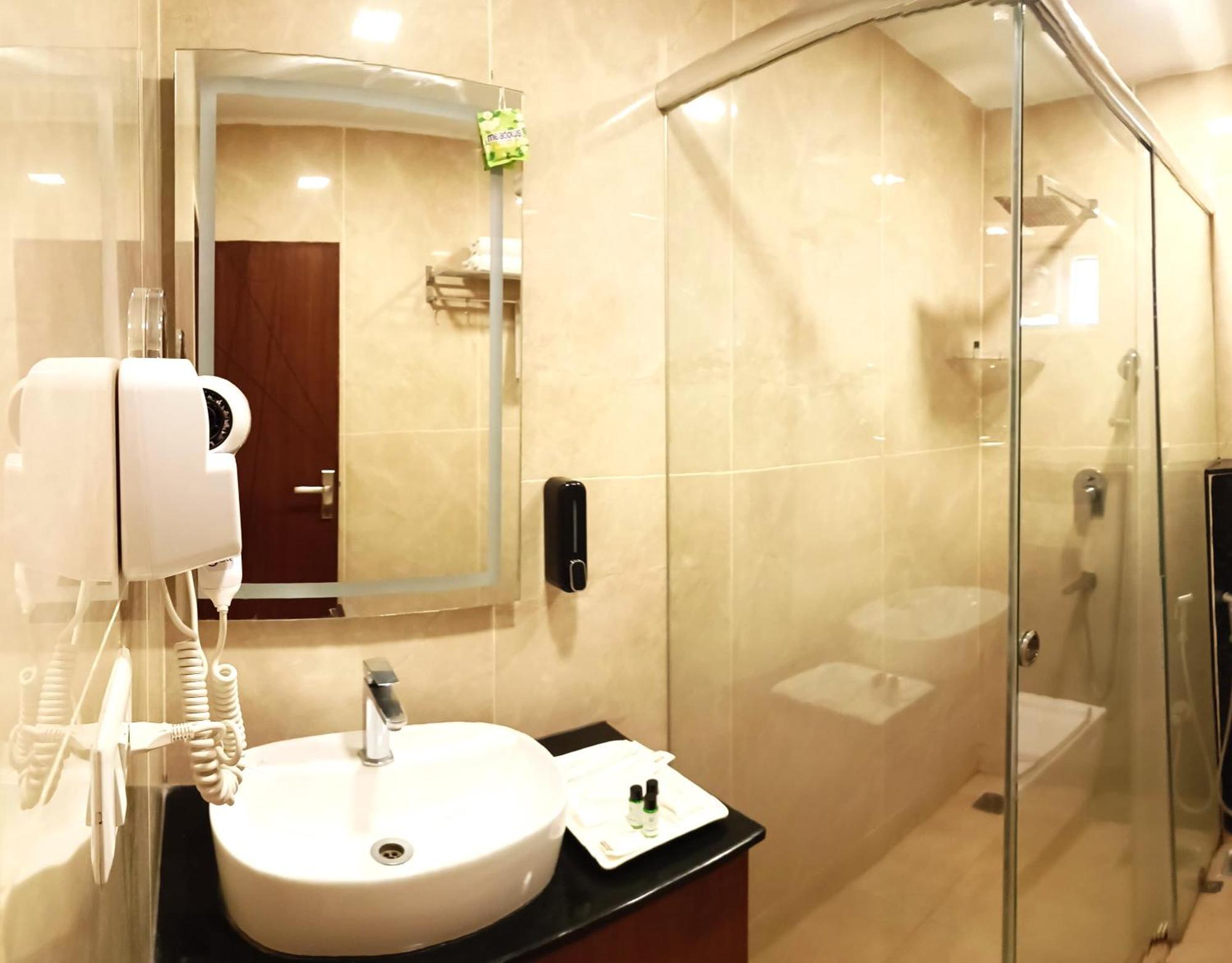 Hotel Royal Ace Luxur 4*