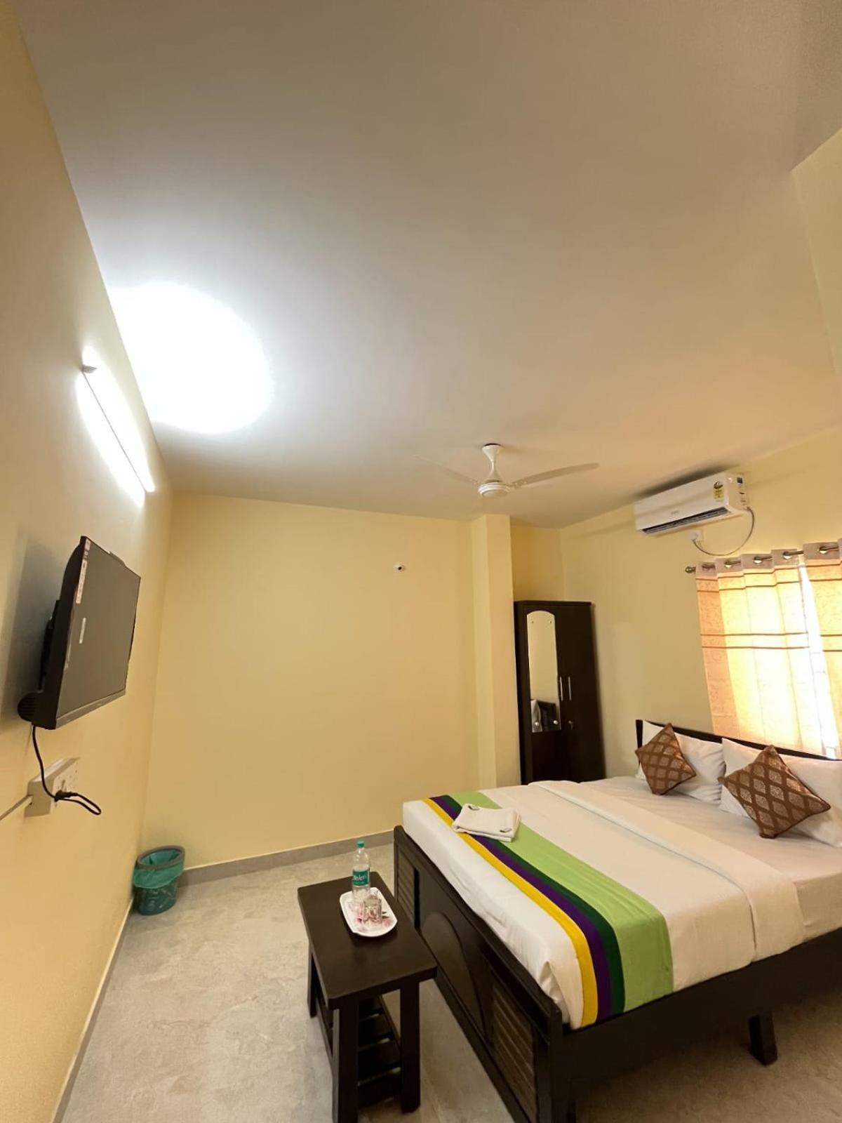 Hotel Sri Sai Sarovara In
