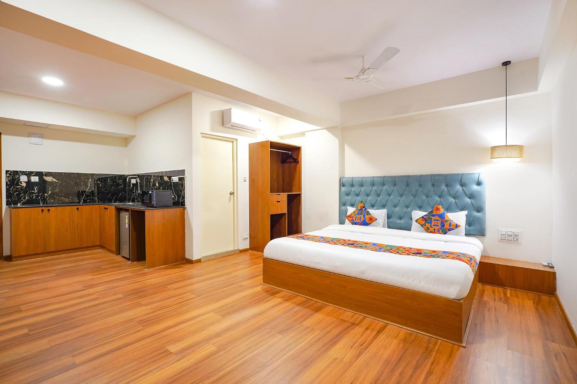Hotel Hotel Joven'S Central - Brigade Road 4*