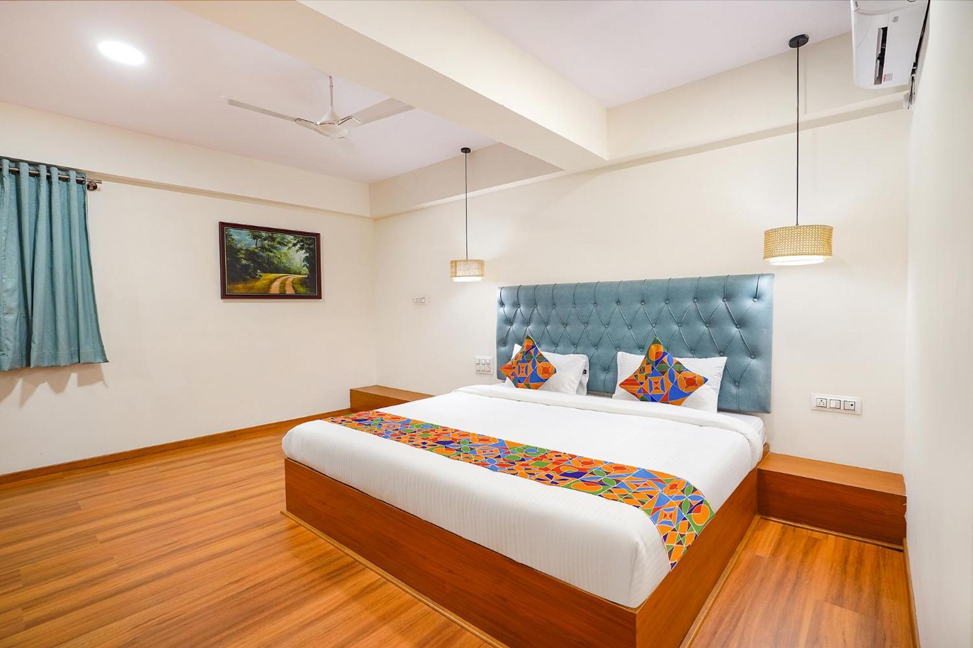 Hotel Joven'S Central - Brigade Road Hotel Bangalore