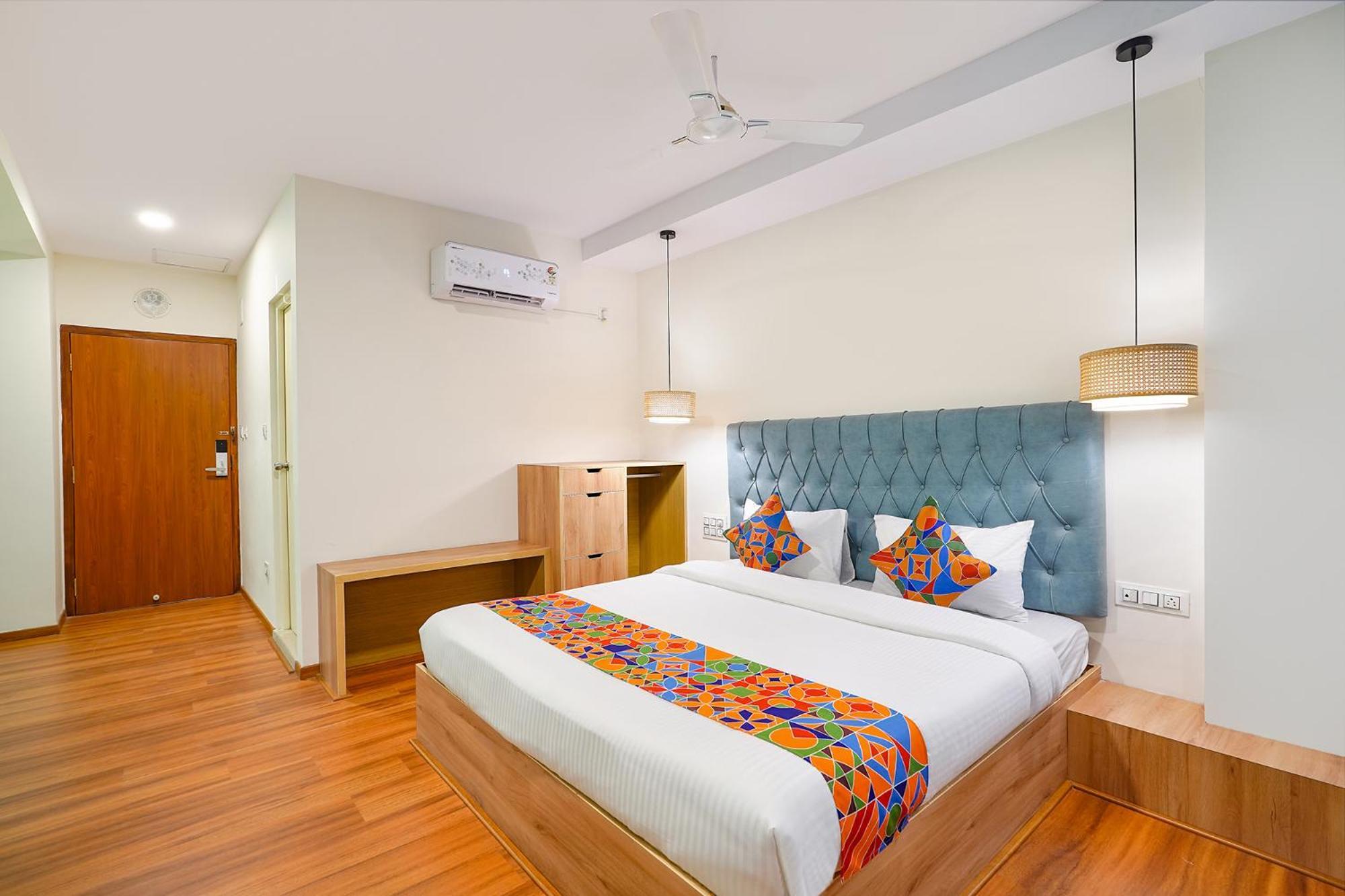 Hotel Joven'S Central - Brigade Road 4*