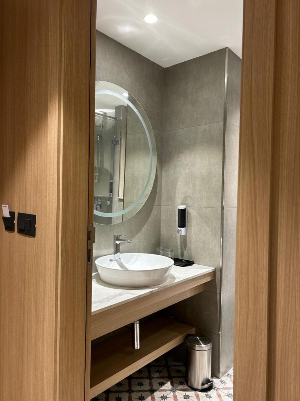 Hotel Tgi Oberon 3*